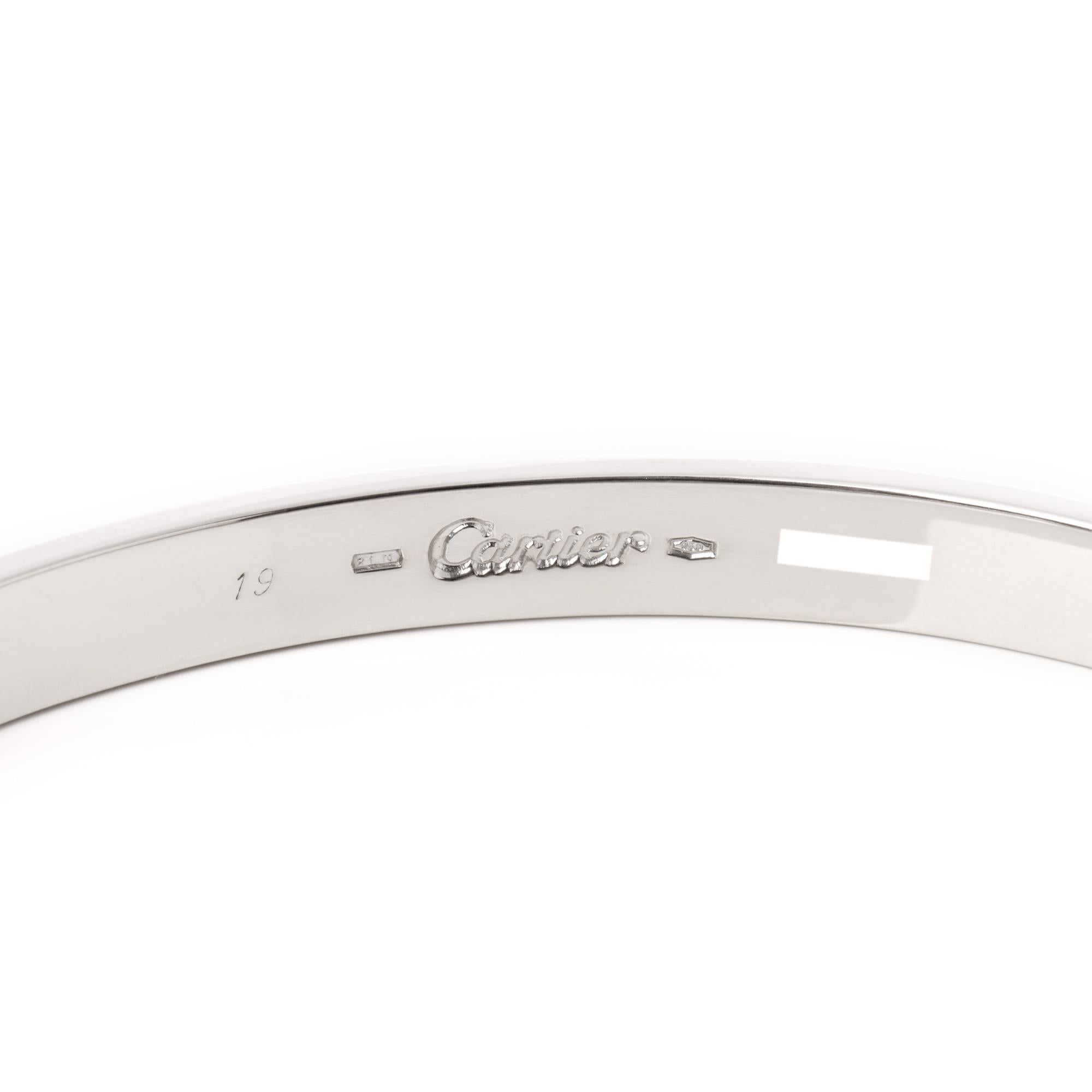 This bangle by Cartier is from their Love collection featuring Cartier's iconic screw details with original screw fastening. Accompanied by a Cartier Pouch and Service Papers. Our Xupes reference is J895 should you wish to quote