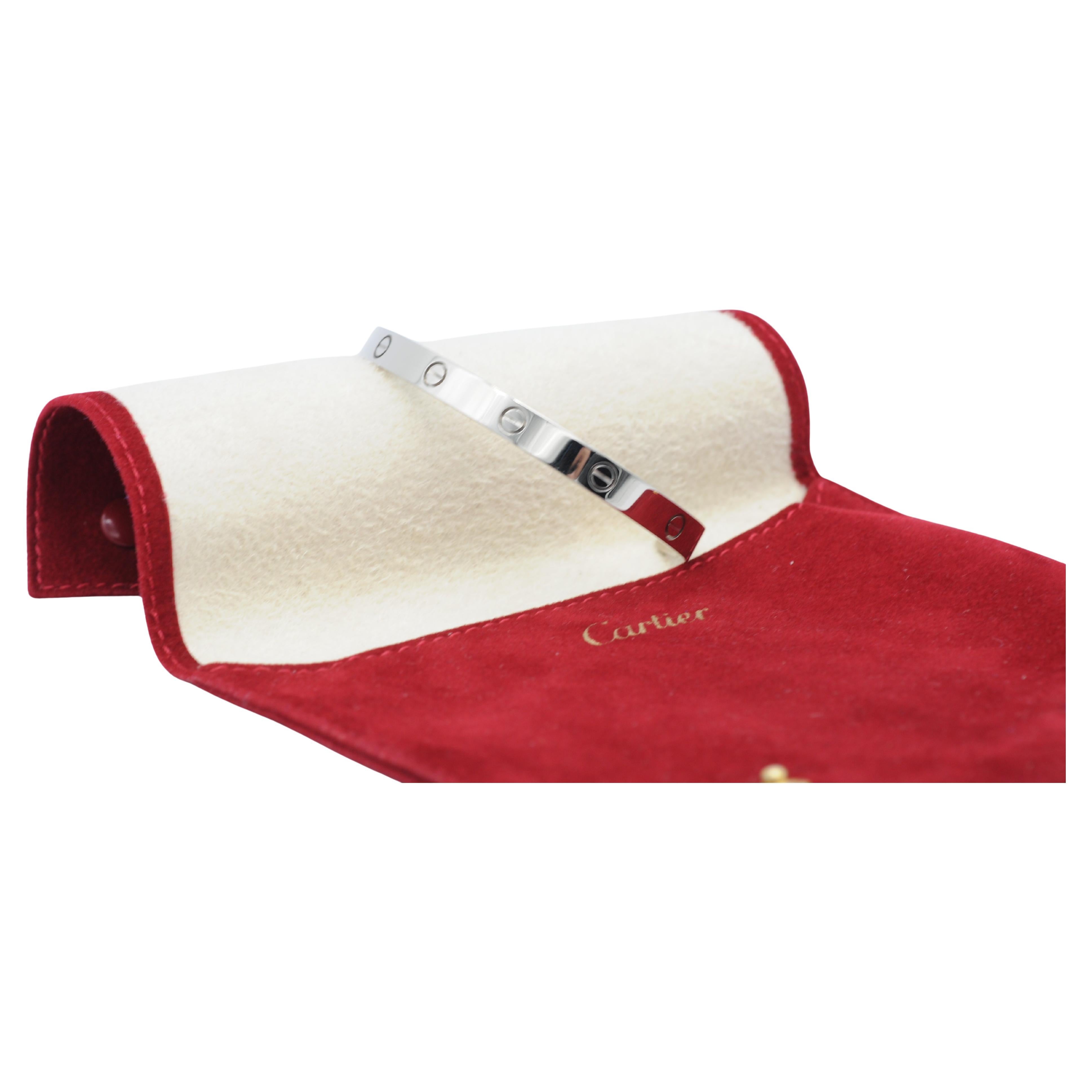 Bracelet Love de Cartier en or blanc, 27.8g en vente 8