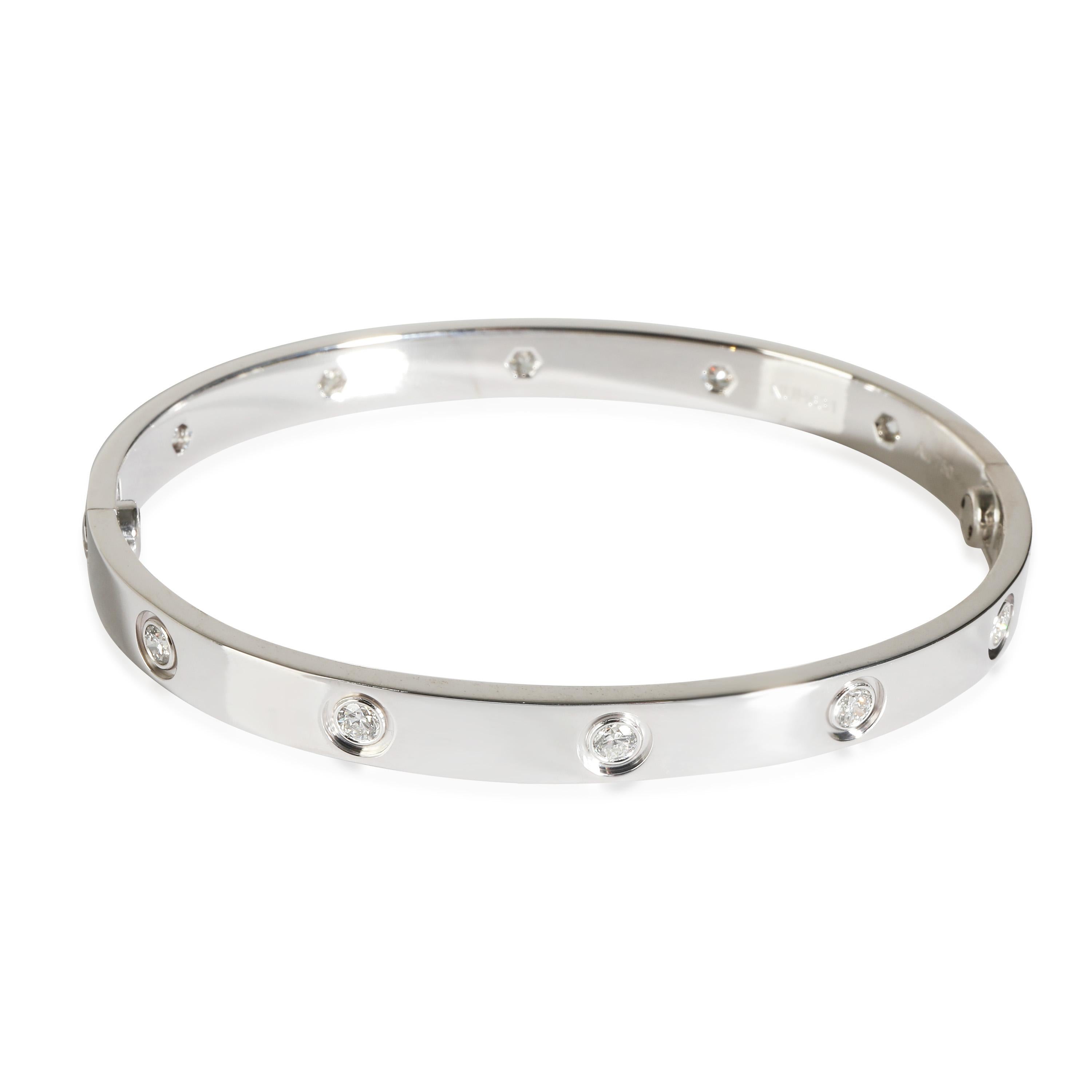 Bracelet Love de Cartier en or blanc 18 carats, 0,96 CTW.

DÉTAILS PRIMAIRES
SKU : 136488
Titre de l'inscription : Bracelet Love de Cartier en or blanc 18 carats, 0,96 CTW.
Description de l'état : La collection Love de Cartier est l'incarnation même