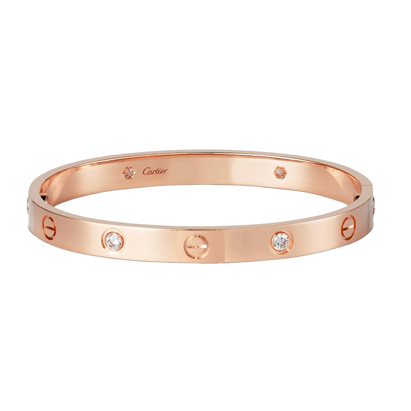 Armband LOVE, 18 Kt. Roségold (750/1000), besetzt mit 4 Diamanten im Brillantschliff von insgesamt 0,42 Karat. Wird mit einem Schraubendreher geliefert. Breite: 6,1 mm. Das 1969 in New York kreierte LOVE-Armband ist eine Ikone des Schmuckdesigns: