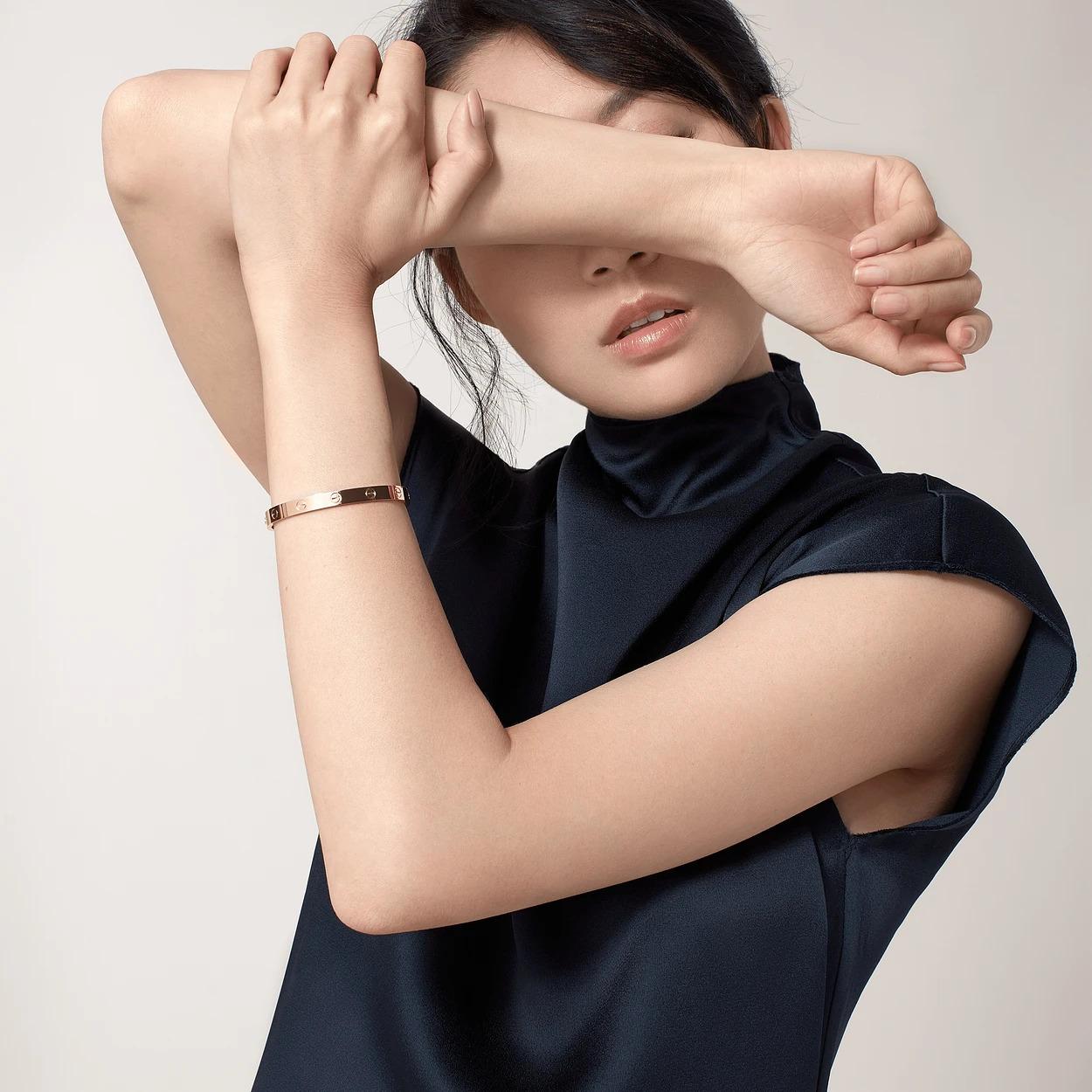 Cartier LOVE-Armband  18 Karat Weißgold 3,70 Karat Diamanten mit Schachtel und Papieren Größe 17 3