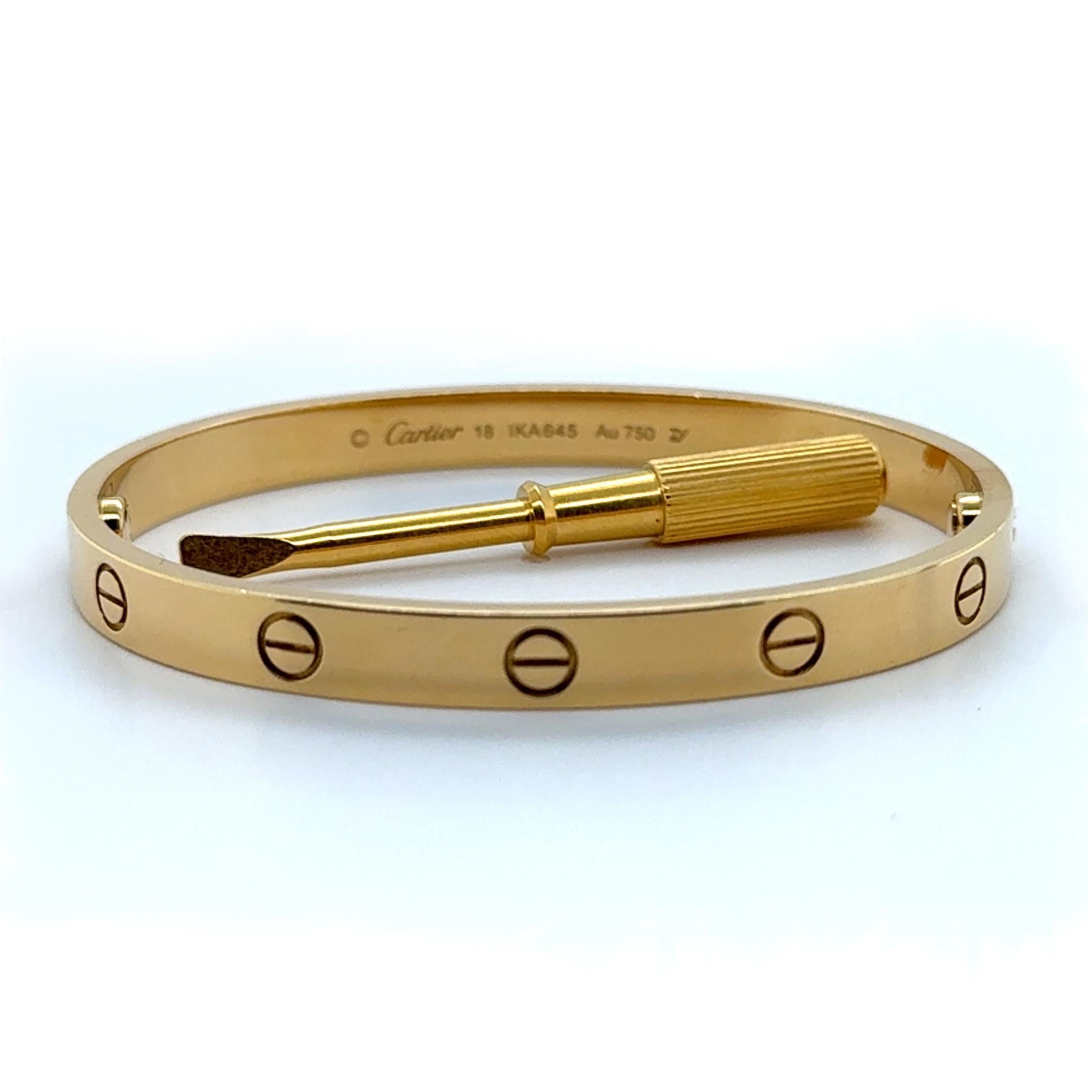 Cartier Love-Armband 18k Gelbgold Medium Größe 18 im Zustand „Gut“ in BEVERLY HILLS, CA