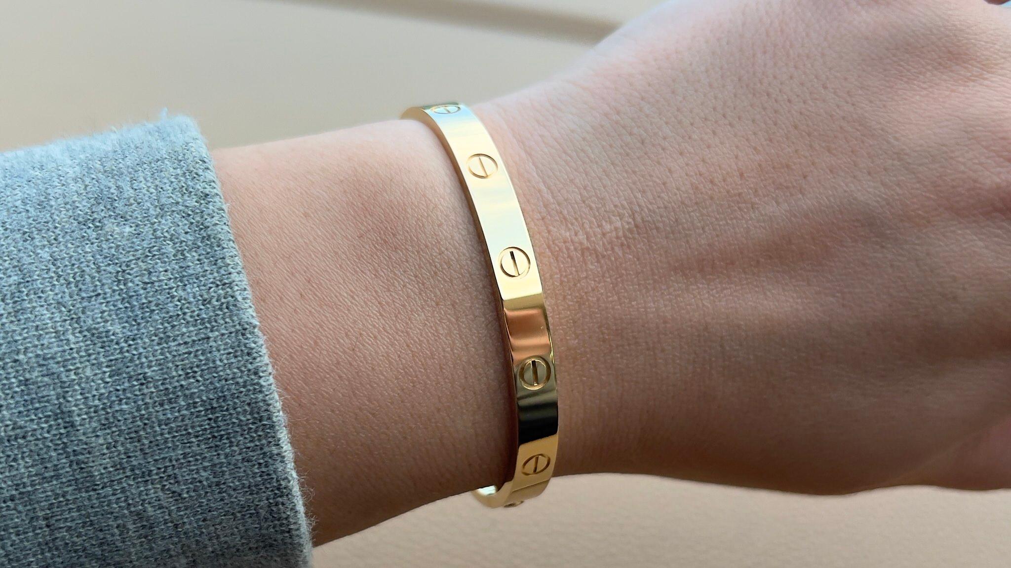 Contemporary Cartier LOVE Bracelet 18K Yellow Gold Original Box Screw