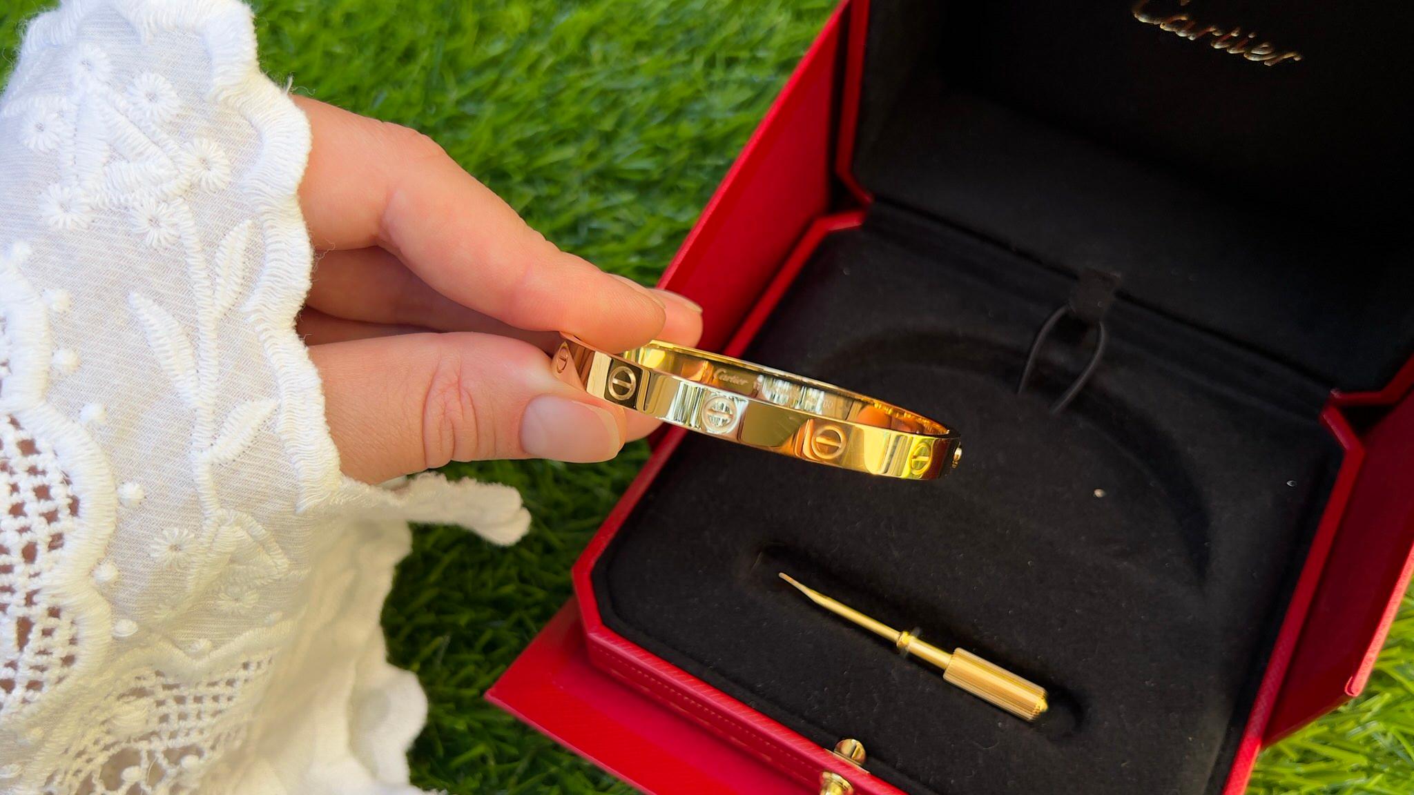 Cartier LOVE Bracelet 18K Yellow Gold Original Box Screw In Excellent Condition In Aliso Viejo, CA