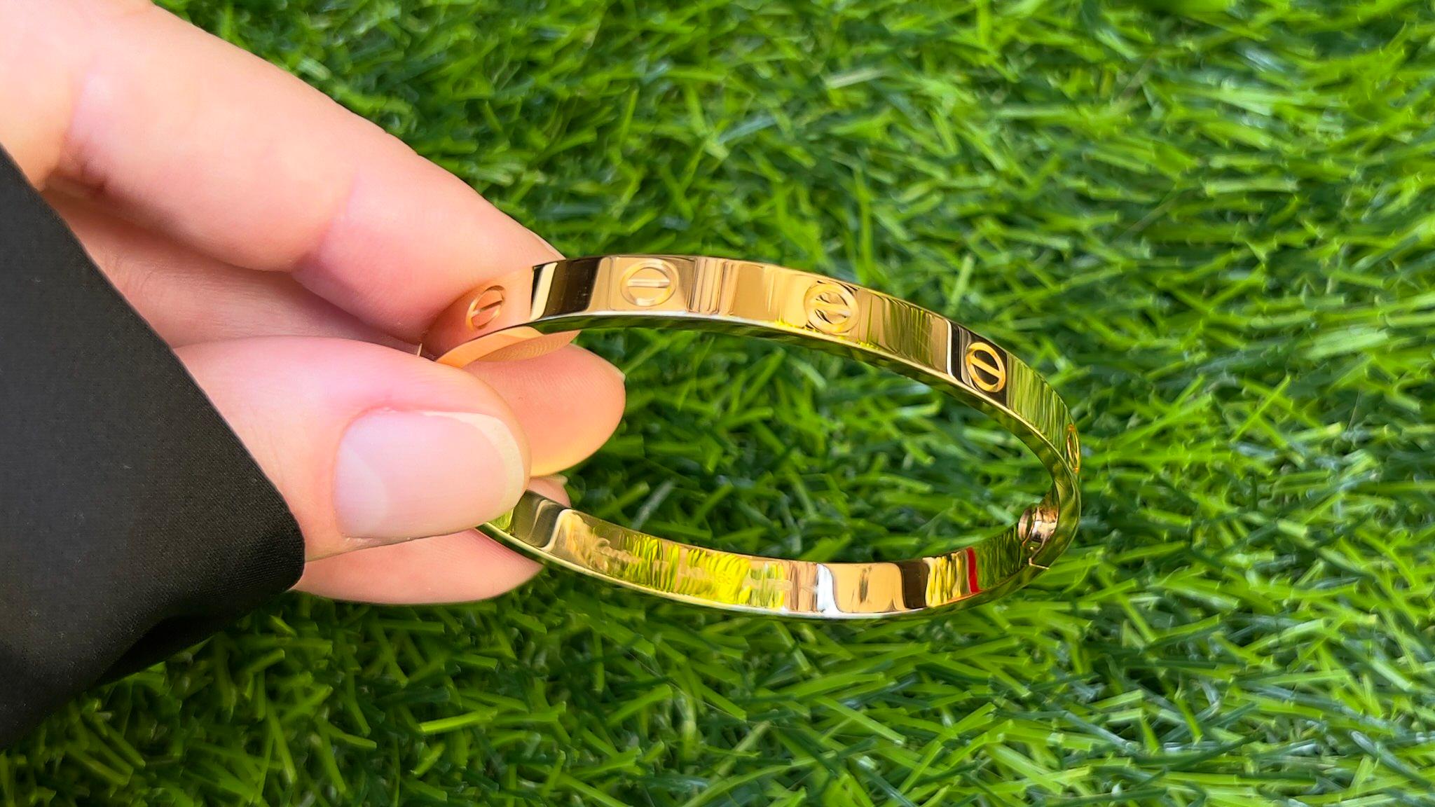 Women's or Men's Cartier LOVE Bracelet 18K Yellow Gold Original Box Screw