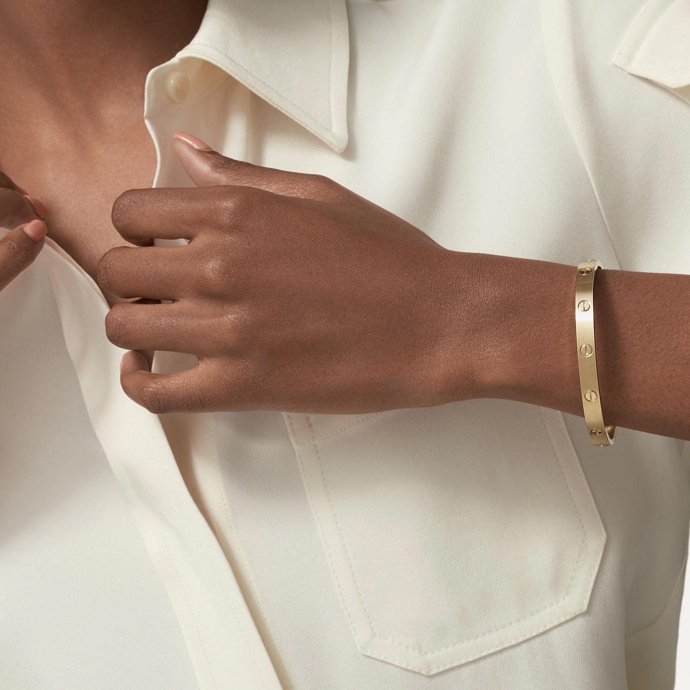 Cartier Love-Armband 18K Gelbgold Größe 15 gebürstete Oberfläche mit Schraubenzieher im Angebot 9