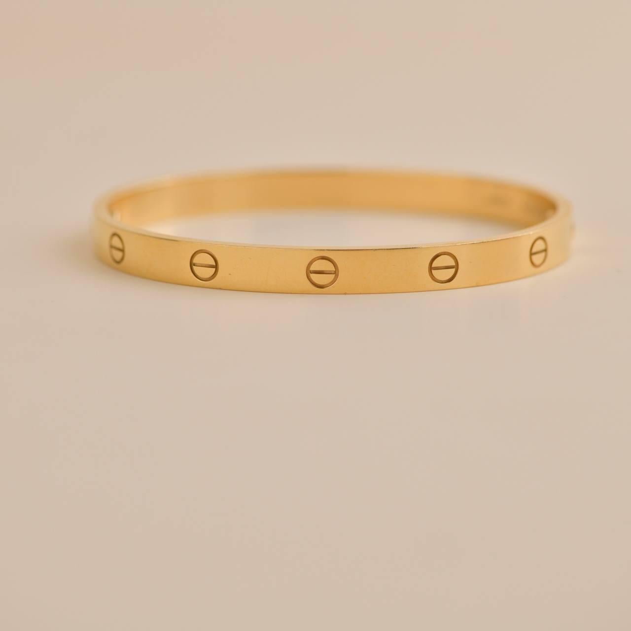 Cartier Bracelet Love en or jaune 18 carats, taille 17 en vente 2
