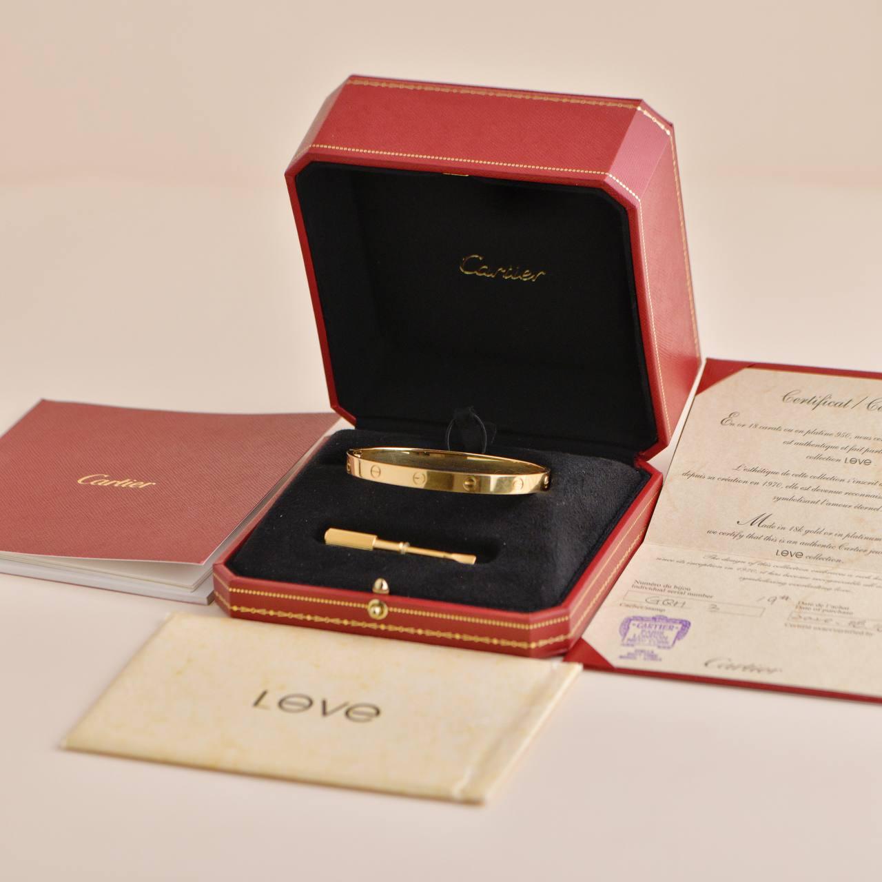 SKU	AT-2656
Comes With	Full Set (Pouch + Card)
Date	2020
RRP	£7,050 Incl. Taxes / �€7,950 Incl. Taxes / $7,350 Excl. Taxes
Model	B6035519
Serial Number	GQ****
Size	19 Size Guide
Metal	18k Yellow Gold
Weight	Approximately 37.2