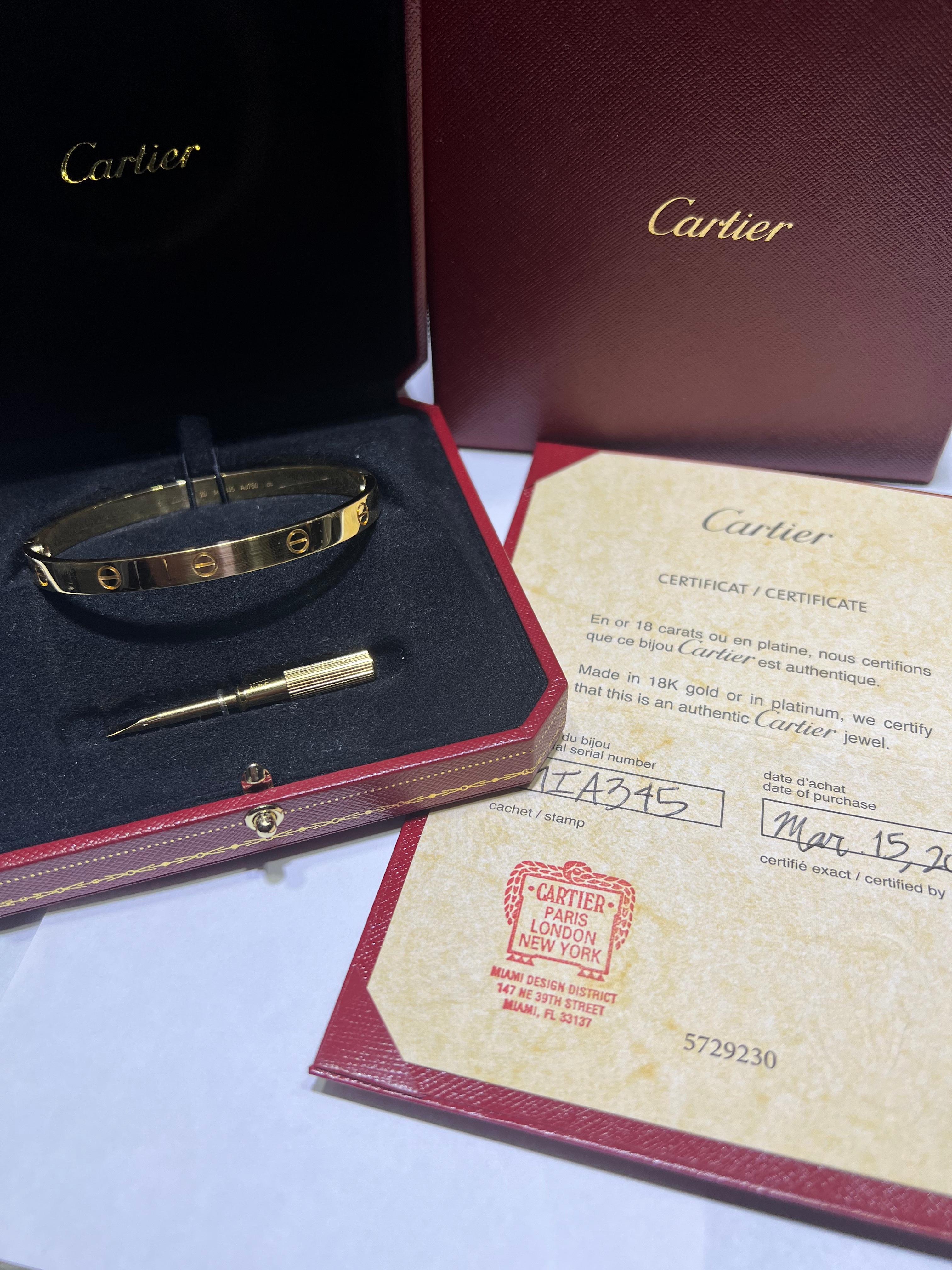 Cartier Bracelet Love en or jaune 18 carats Excellent état à MIAMI, FL