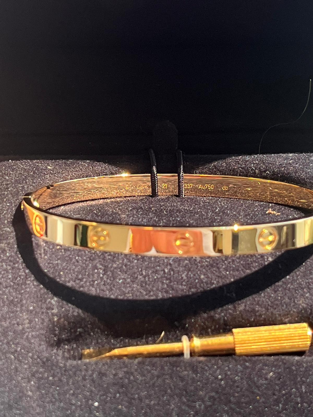 Cartier Love Bracelet 18K Yellow Gold Size 21 with Screwdriver In Good Condition For Sale In Aventura, FL