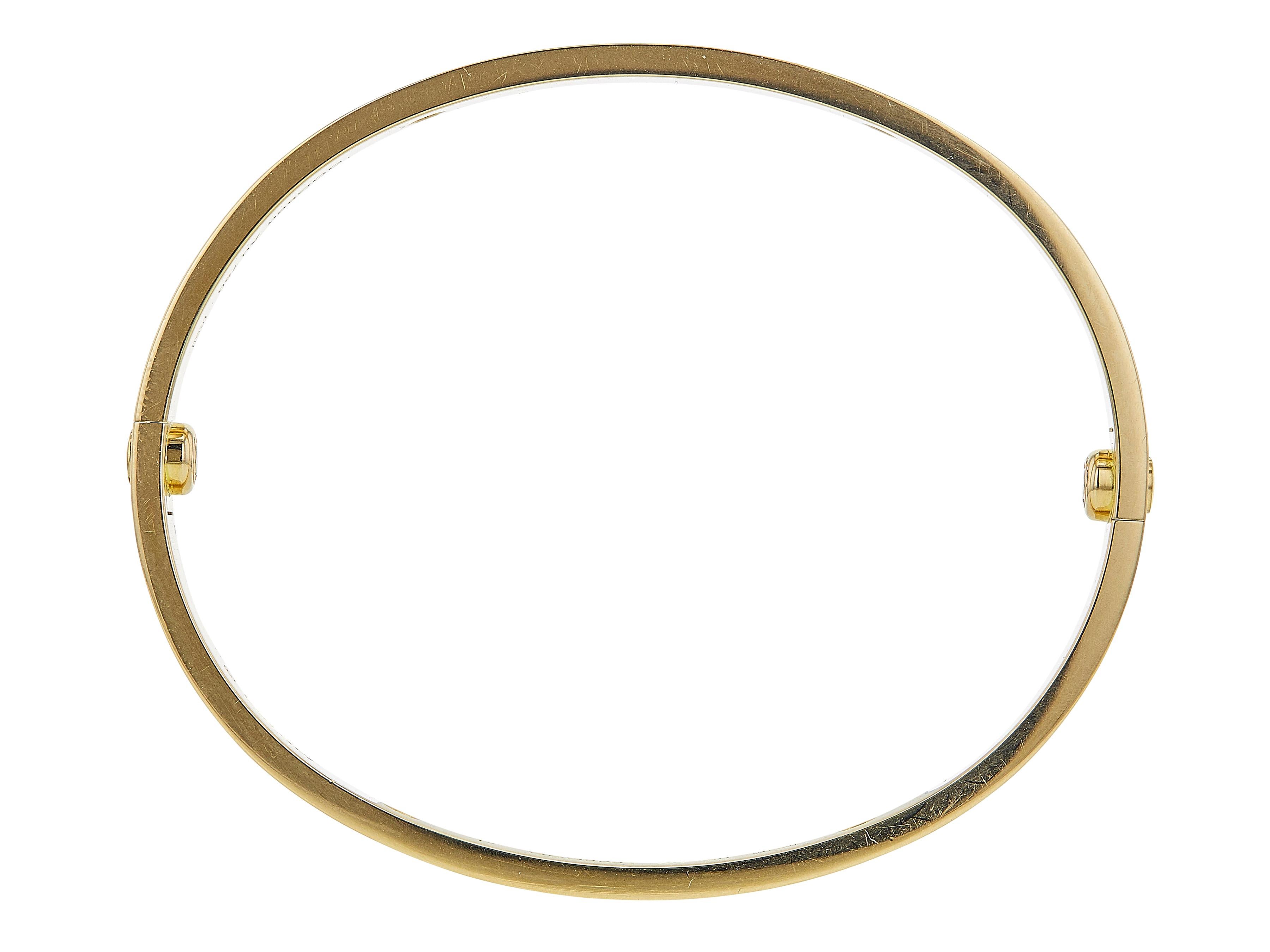 Cartier Bracciale dell'Amore 18K YG Classico Modello 4 Diamante Taglia 17

Il bracciale Cartier Love è un pezzo senza tempo che unisce il lusso a motivi industriali. Diventata ormai una vera e propria icona nel mondo della gioielleria, è stata