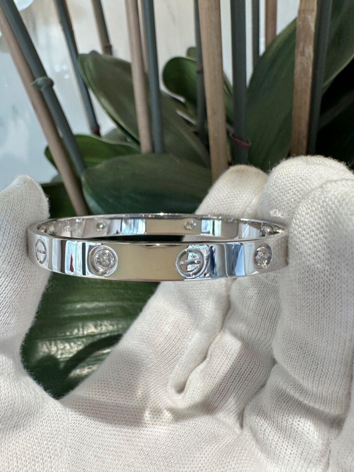 Cartier Love-Armband aus 18 Karat Weißgold mit 4 Diamanten, Größe 16 (C-650) für Damen oder Herren