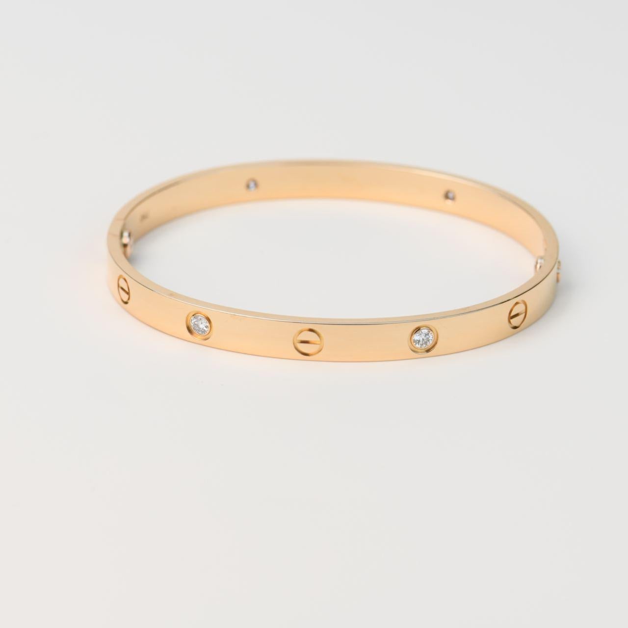 Taille brillant Cartier Bracelet d'amour en or rose avec 4 diamants, taille 19 en vente