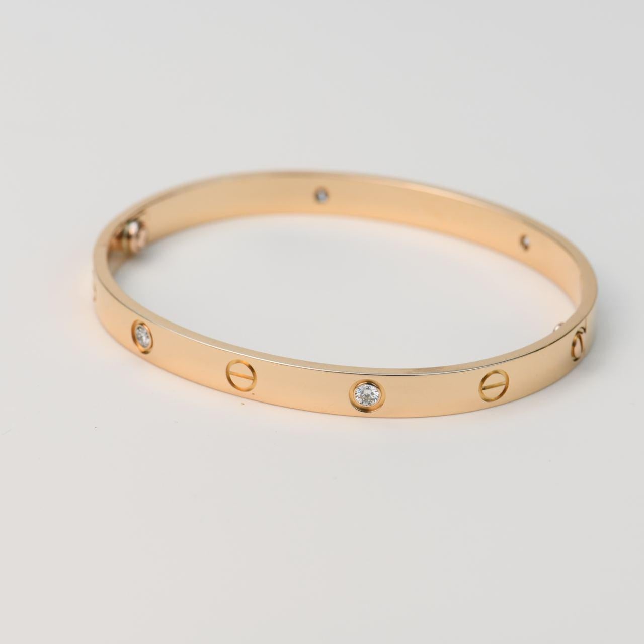 Cartier Bracelet d'amour en or rose avec 4 diamants, taille 19 Unisexe en vente