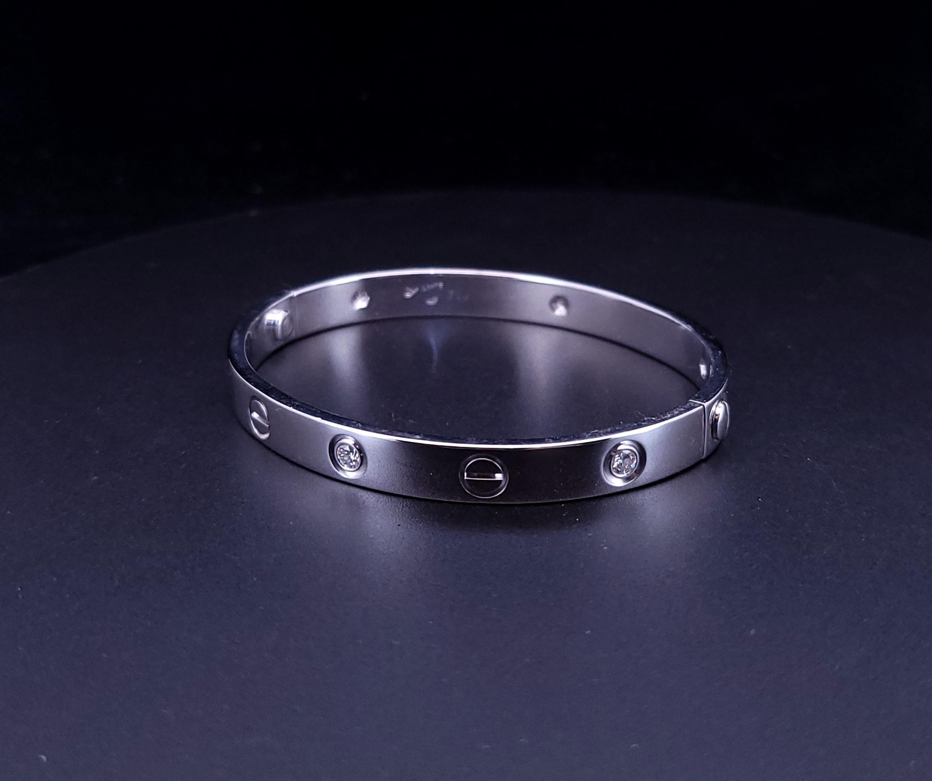 Cartier Love-Armband aus Weißgold mit 6 Diamanten, Größe 16 (Rundschliff) im Angebot
