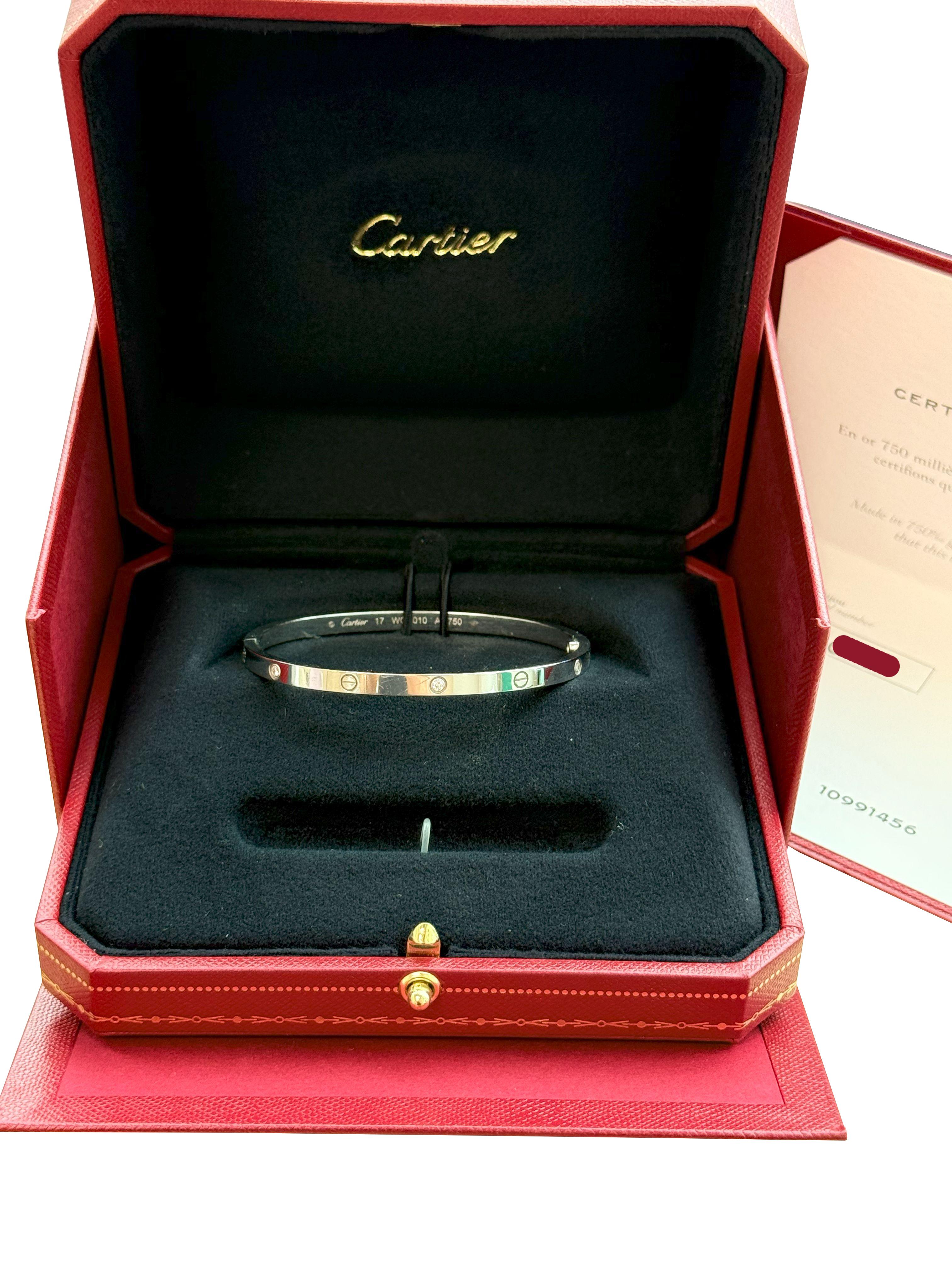 Cartier Bracciale dell'Amore 6 Diamanti Modello Piccolo In Oro Bianco 18K In condizioni Nuovo in vendita a Aventura, FL