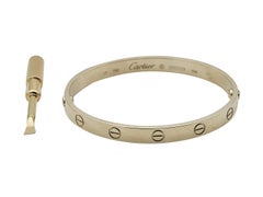 Bracciale Cartier Love, modello classico, oro giallo 18 carati, misura 17
