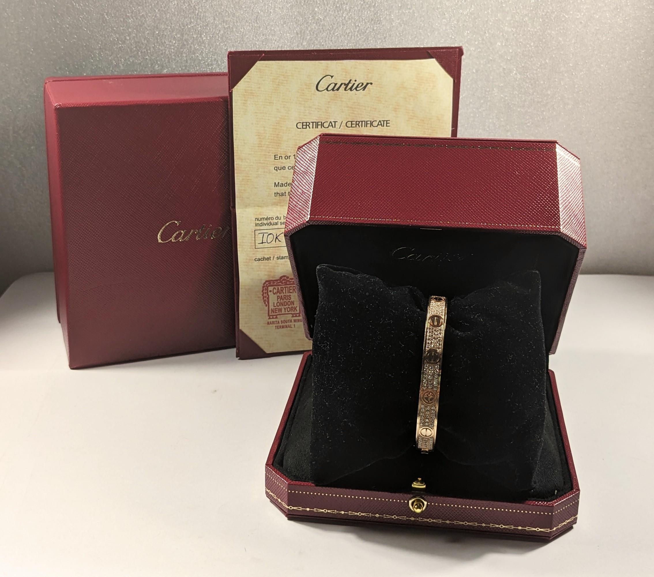 Cartier LOVE Bracelet in 18k rose gold with pavé of diamonds box and papers In Excellent Condition For Sale In Bilbao, ES