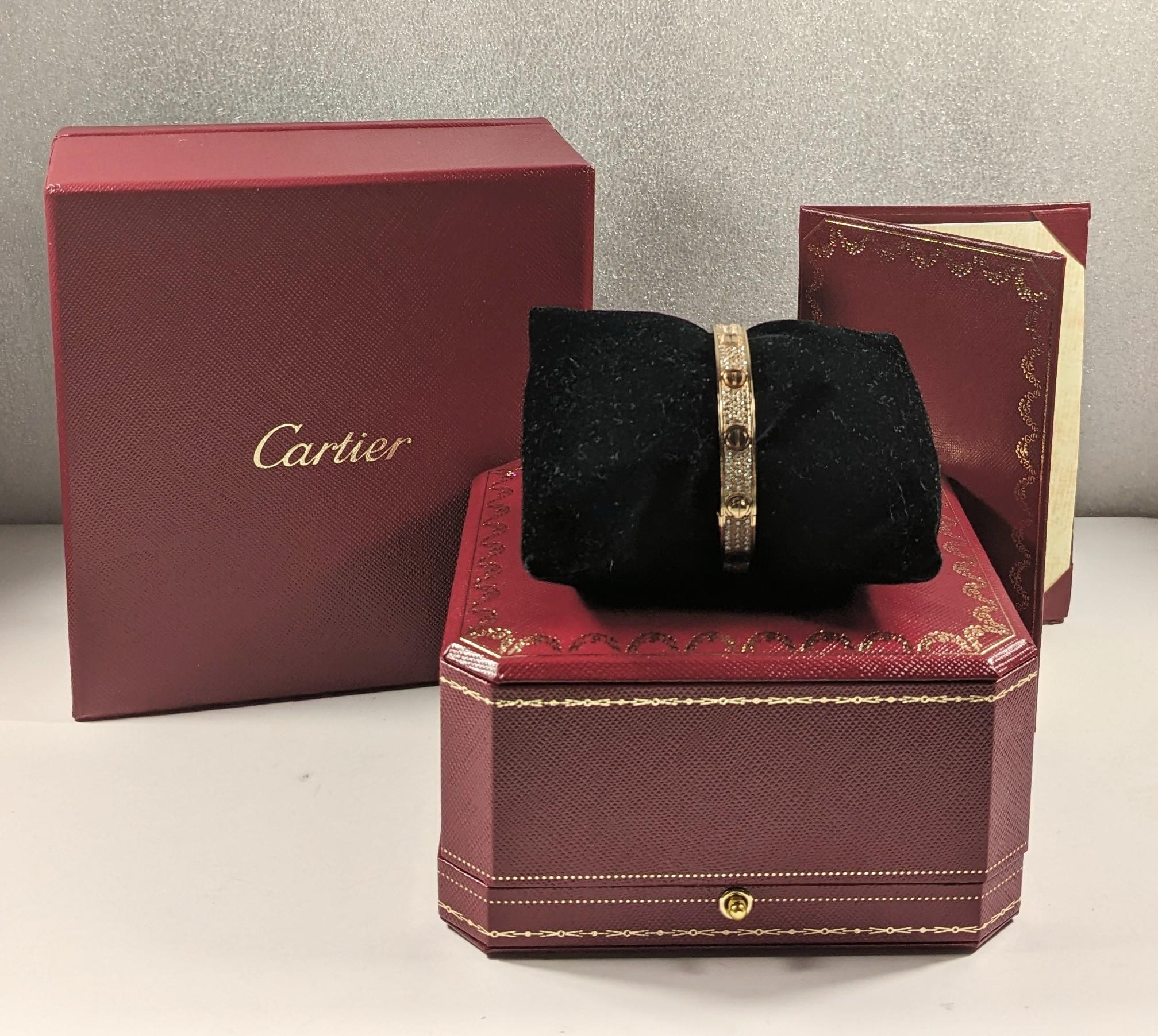 Bracelet LOVE de Cartier en or rose 18k avec pavé de diamants boîte et papiers en vente 2