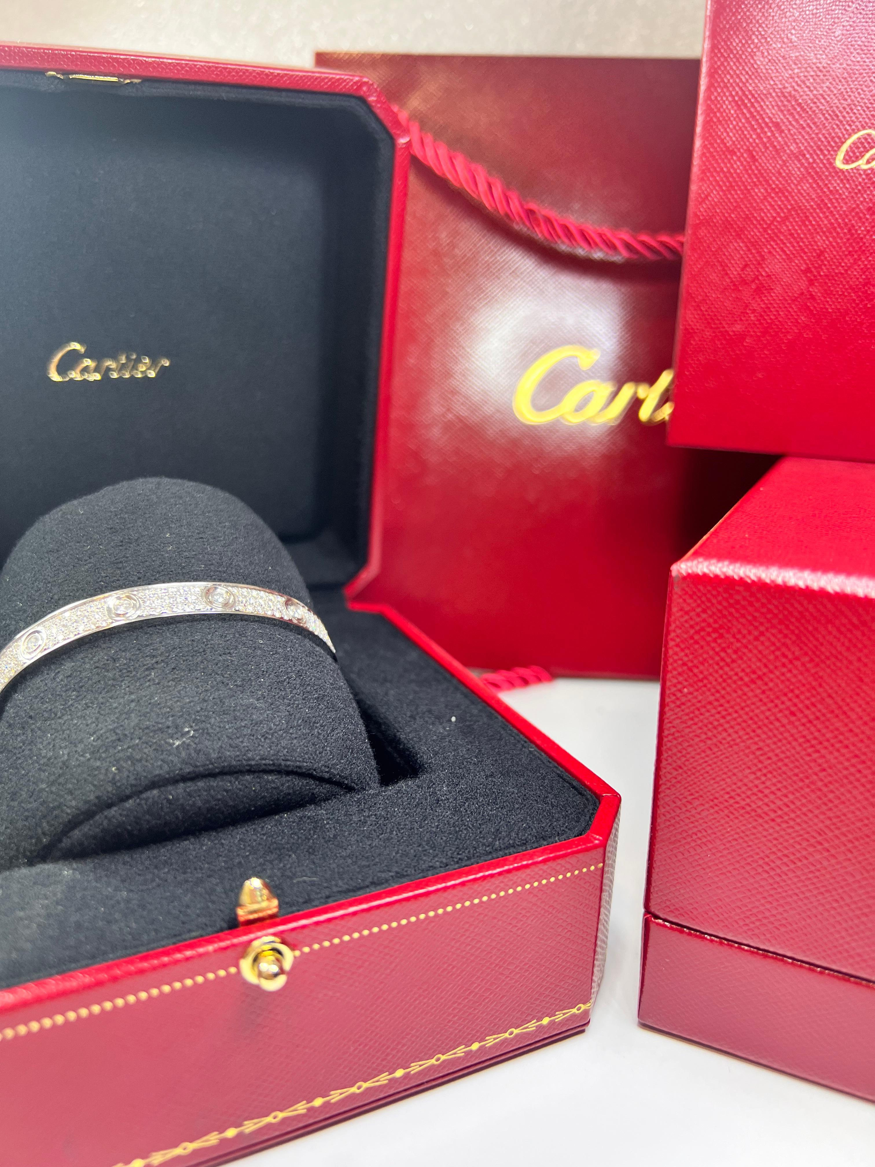 Taille brillant Cartier LOVE Bracelet en or blanc 18 carats et diamants 3,70 carats avec boîte et papiers en vente
