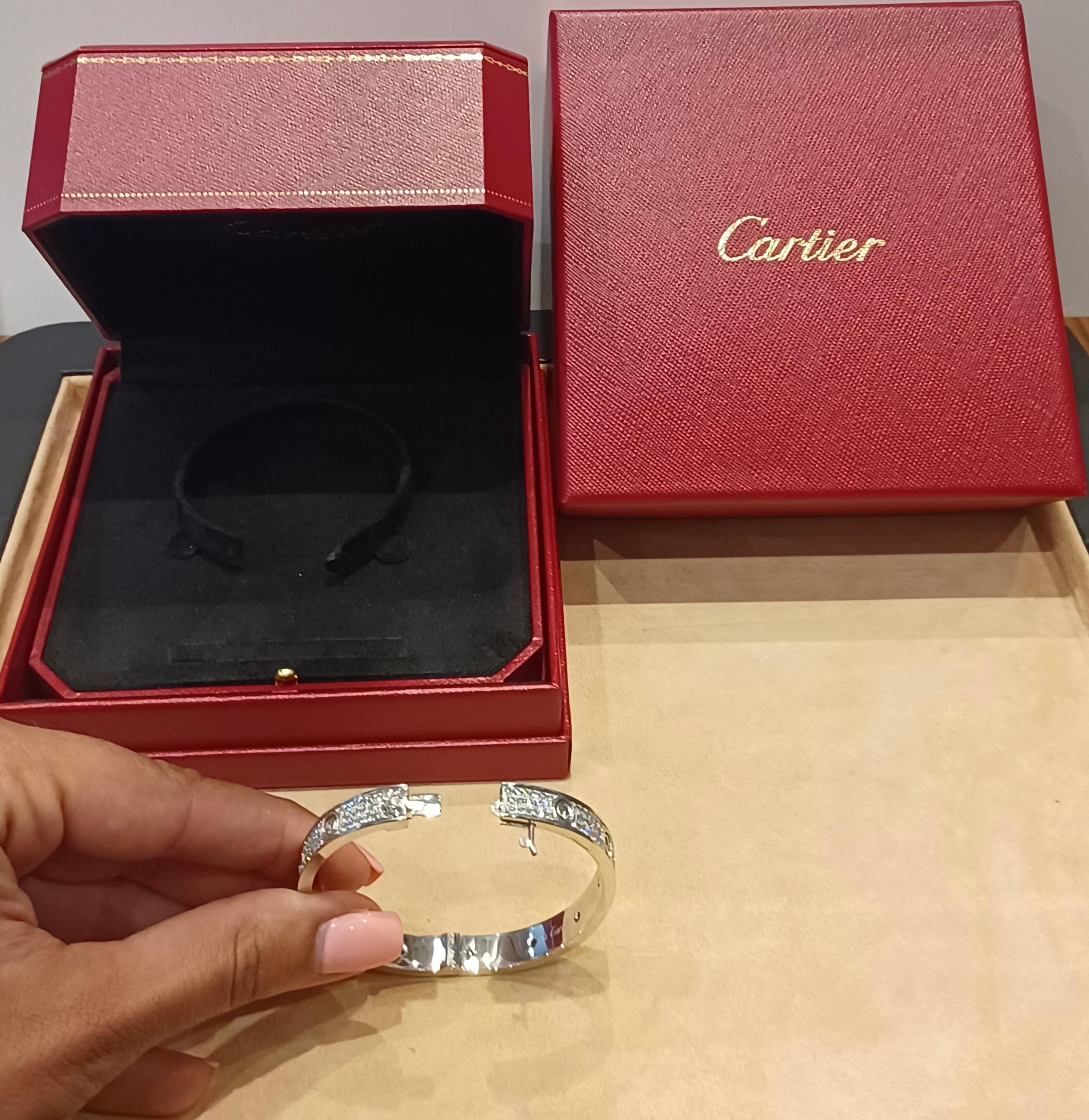 Taille brillant Cartier Bracelet Love en or blanc 18 carats et diamants 3,70 carats avec boîte