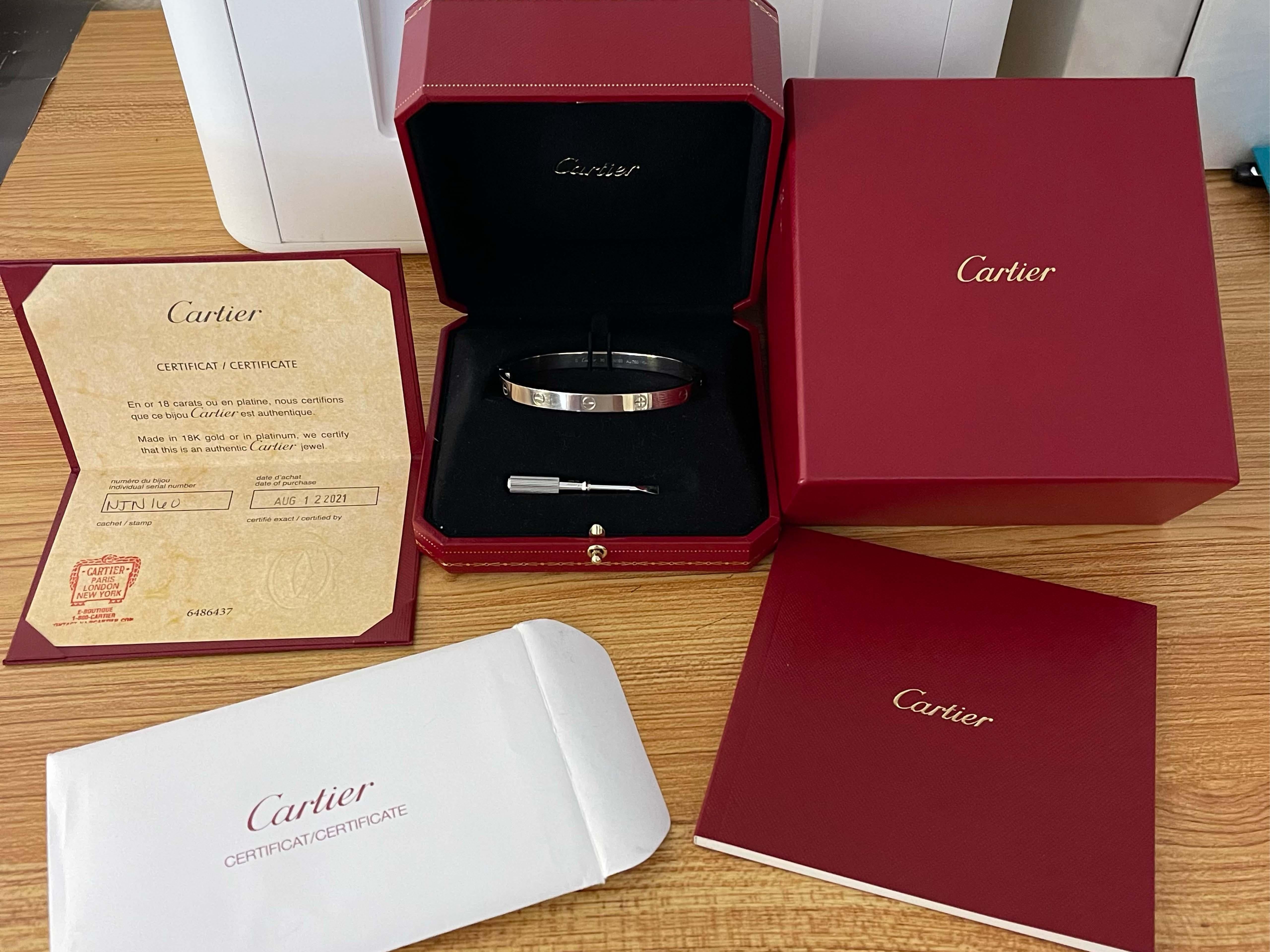 Cartier Bracelet Love en or blanc 18 carats, taille 20 Excellent état - En vente à Honolulu, HI
