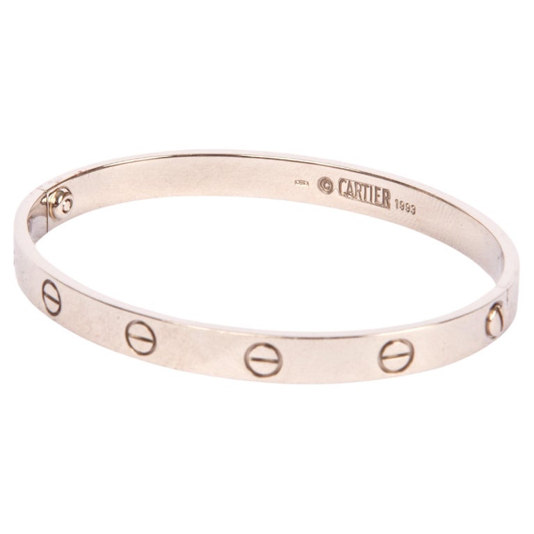 Cartier Bracelet Love en or blanc 18 carats (taille 18) En vente sur  1stDibs | taille bracelet cartier