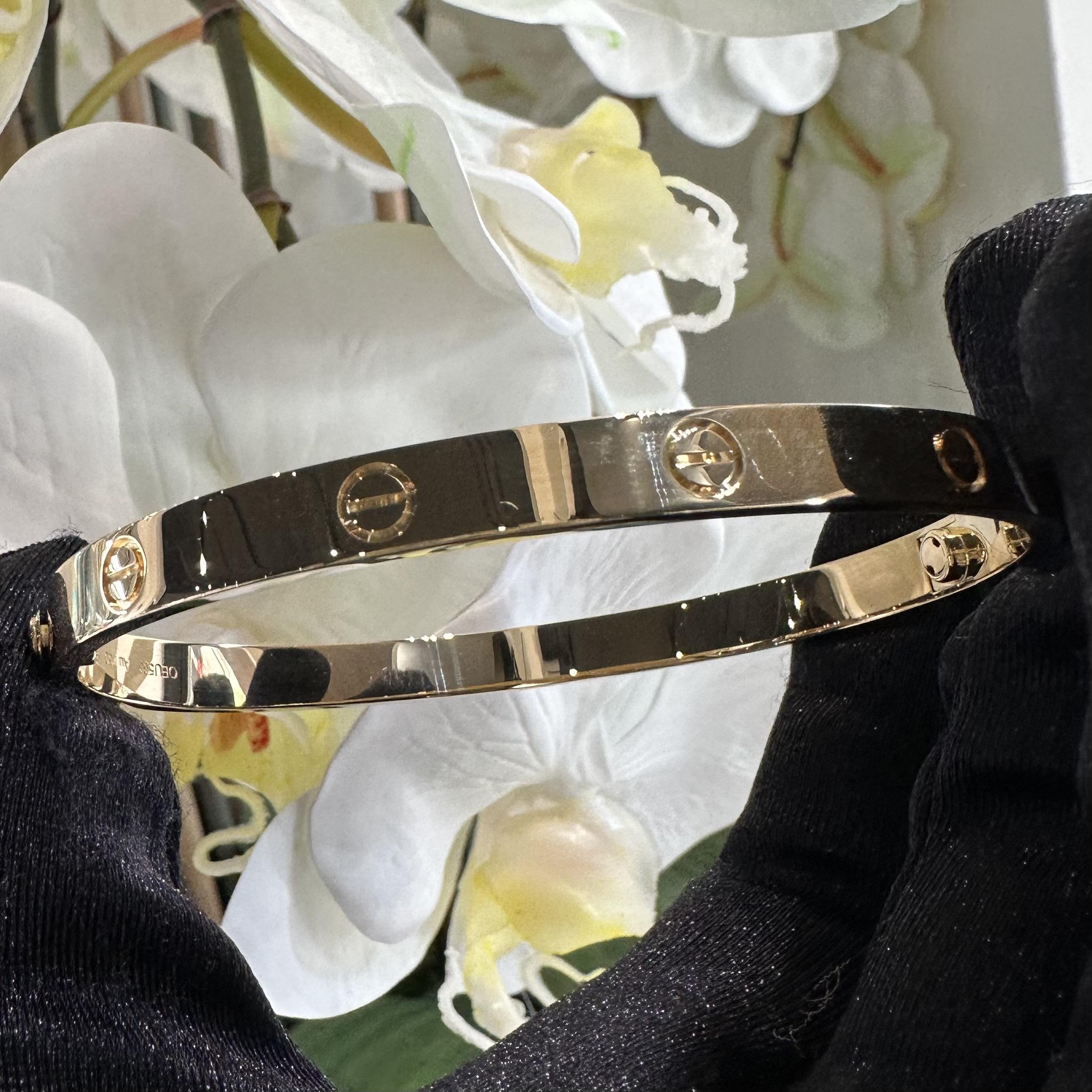 Cartier Love Bracelet in 18k Yellow Gold, Size 21 For Sale 4