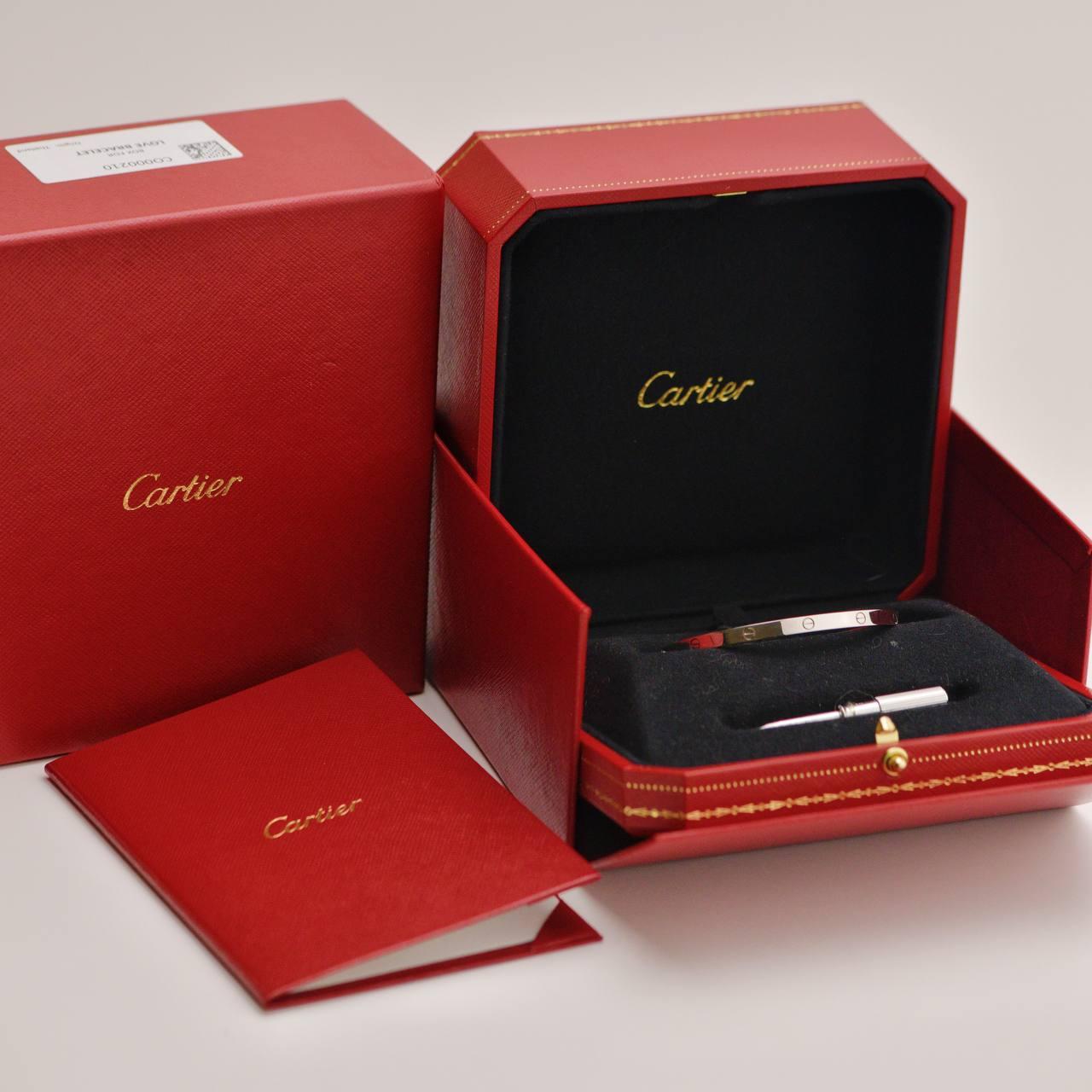 Cartier, petit modèle en or blanc 18 carats, taille 16 en vente 1