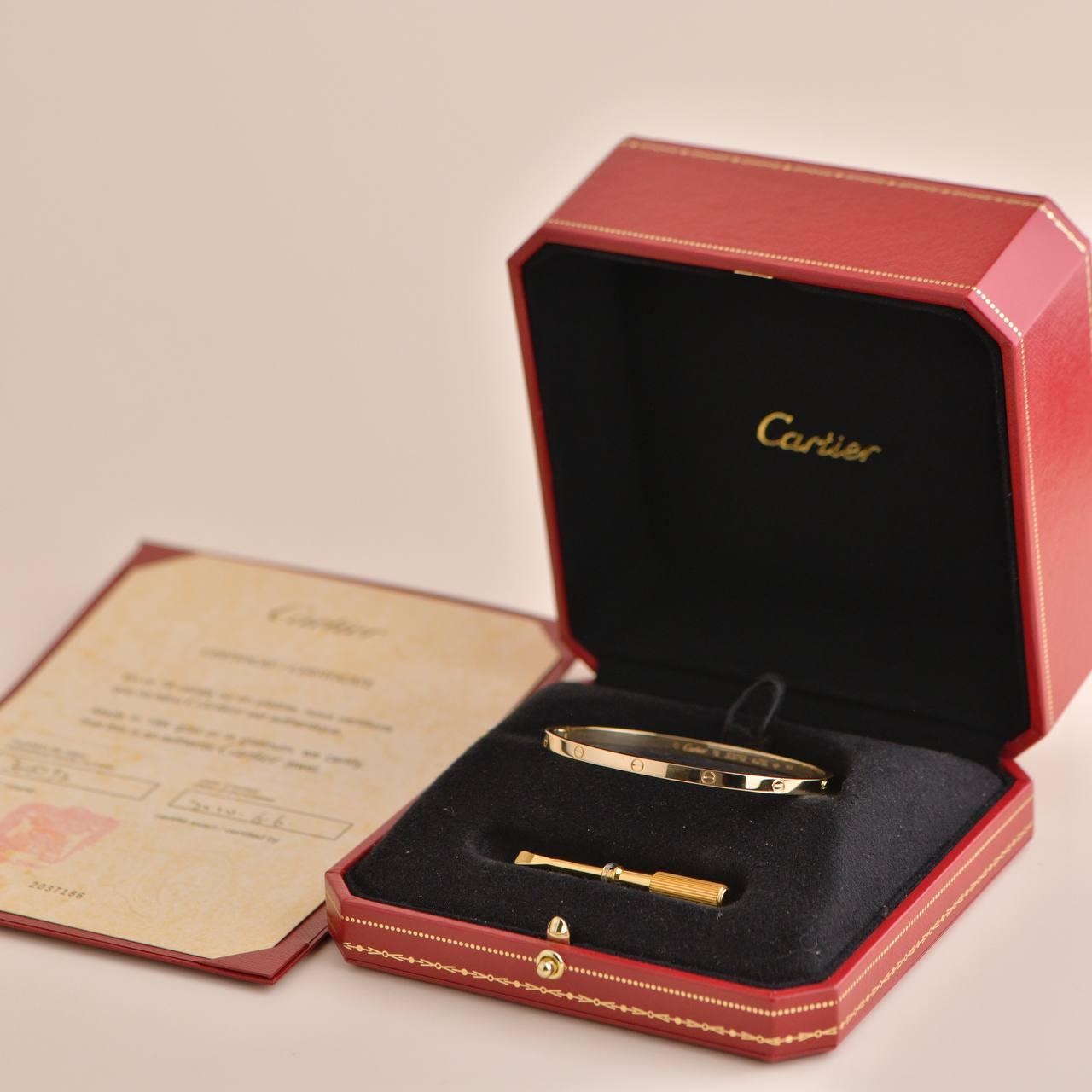SKU         CT-1957
Brand	Cartier
Model	B6047518
Serial No	JE****
Date	Circa 2020
______________________________________________________________
Metal	18K Yellow Gold
Width	Approx. 3.65 mm
Bracelet Size	18
Retail Price 	4,550 incl. VAT / $4,750.00 /