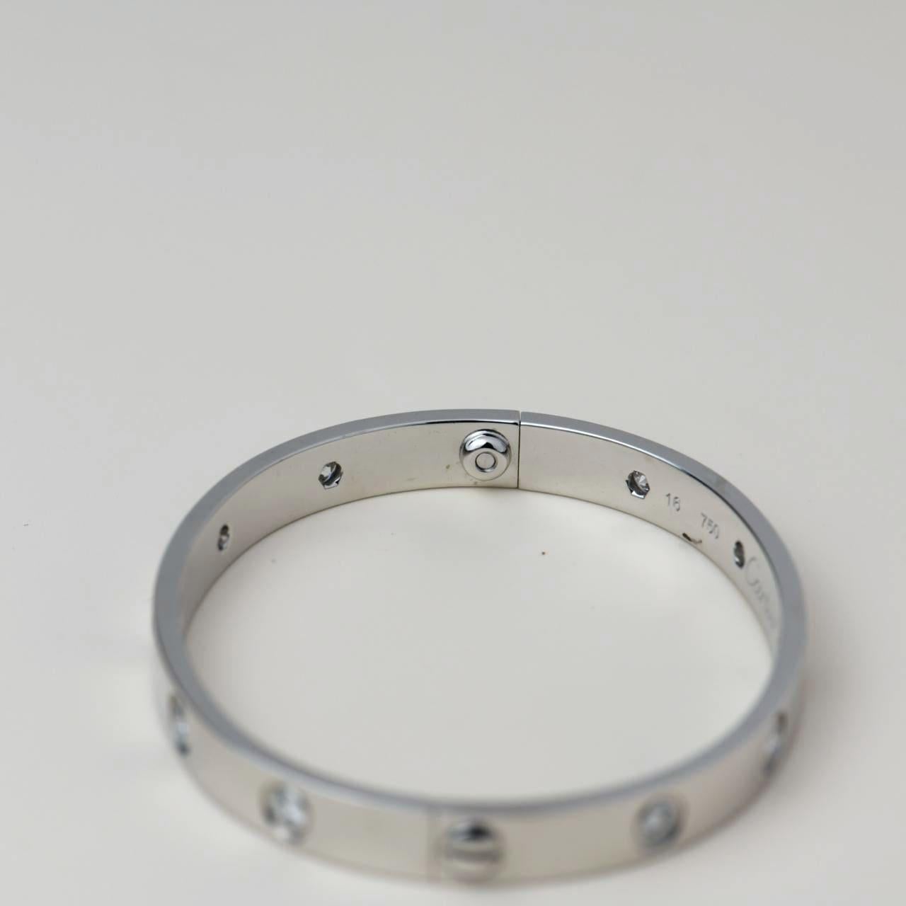 Cartier Love-Armband, Zehn Diamanten, 18 Karat Weißgold, Größe 16 für Damen oder Herren