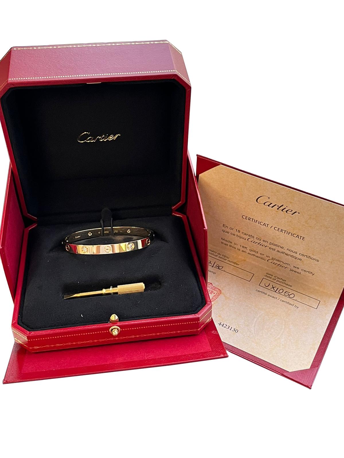 Cartier Bracelet Love en or jaune 18 carats avec 4 diamants taille brillant de 0,42 carat en vente 3