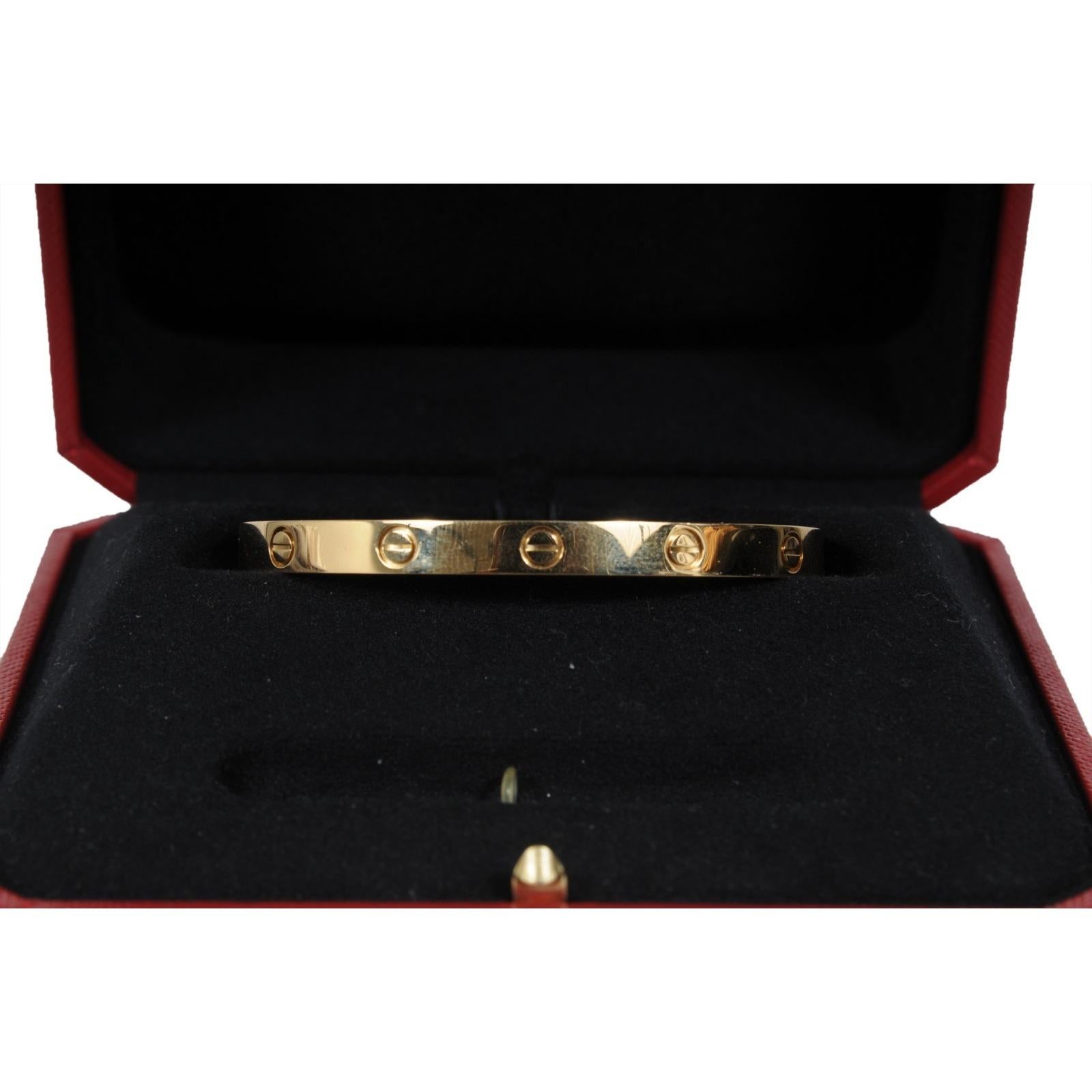 Cartier Love Cuff Bangle Bracelet en or jaune 18k Taille 19 Excellent état - En vente à North Miami, FL