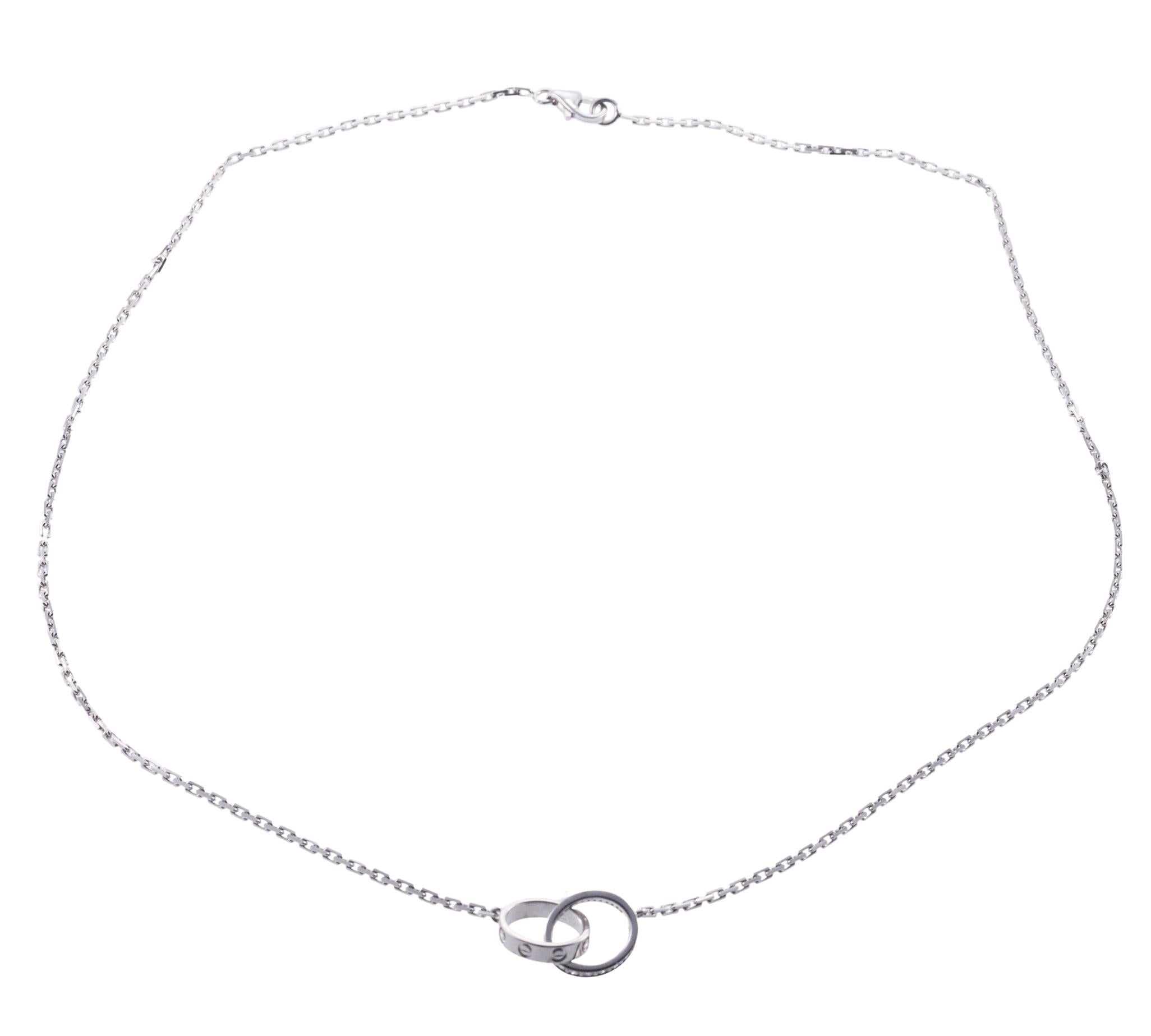 18k Weißgold Love Collection Anhänger Halskette von Cartie, besetzt mit ca. 0,22ctw in VS/G Diamanten. Halskette misst 17