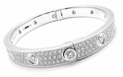 Cartier Bracelet jonc Love en or blanc pavé de diamants, taille 17