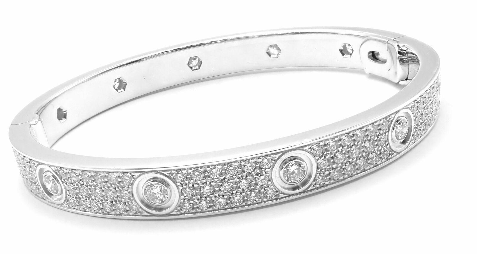 Taille brillant Cartier Bracelet jonc Love en or blanc pavé de diamants, taille 17 en vente