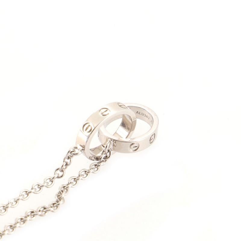 Cartier Love Interlocking Halskette aus 18 Karat Weißgold im Zustand „Gut“ in New York, NY