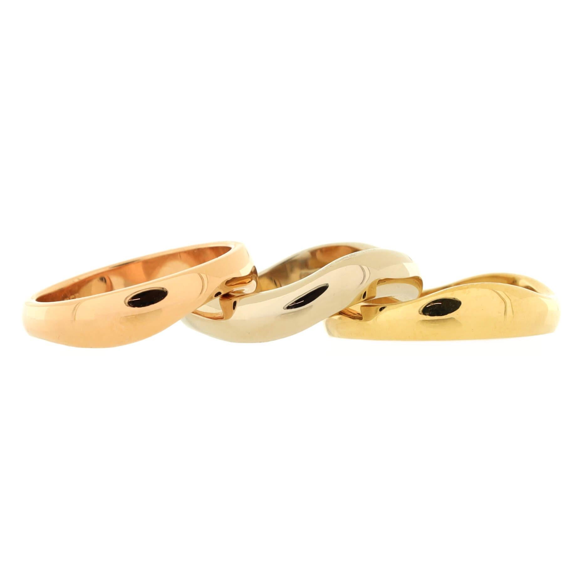 Cartier Love Me 3 Ring Set 18K Tricolor Gold In Good Condition In New York, NY