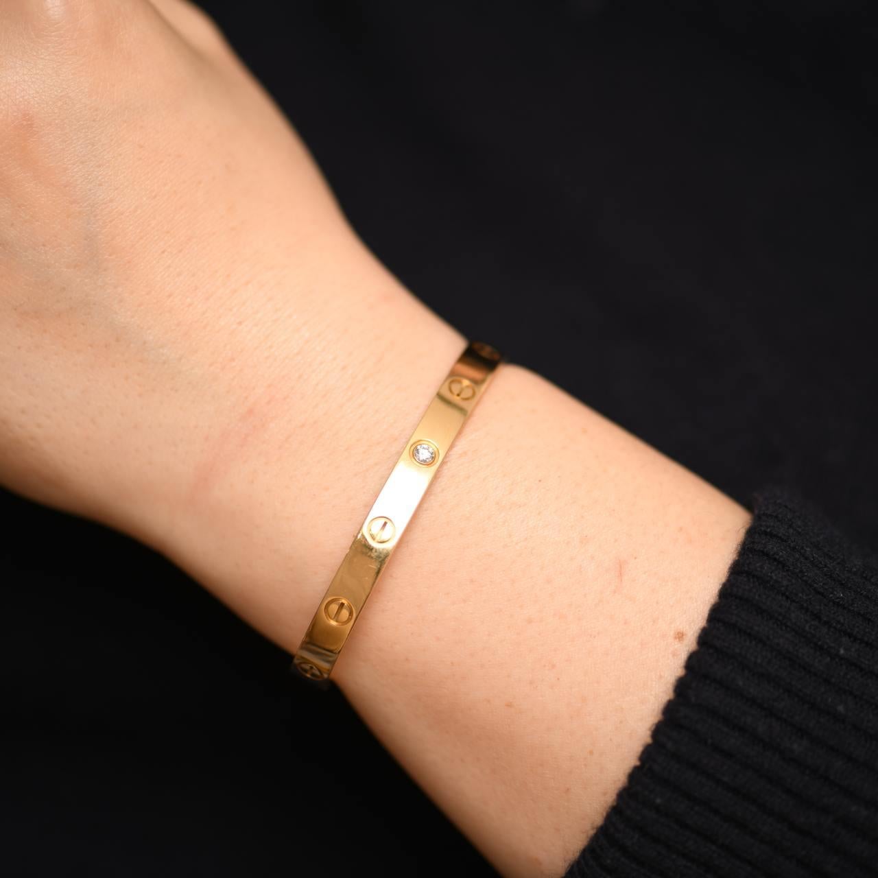 Cartier Love One Diamond 18K Yellow Gold Cuff Bracelet Size 17 (Brillantschliff) im Angebot