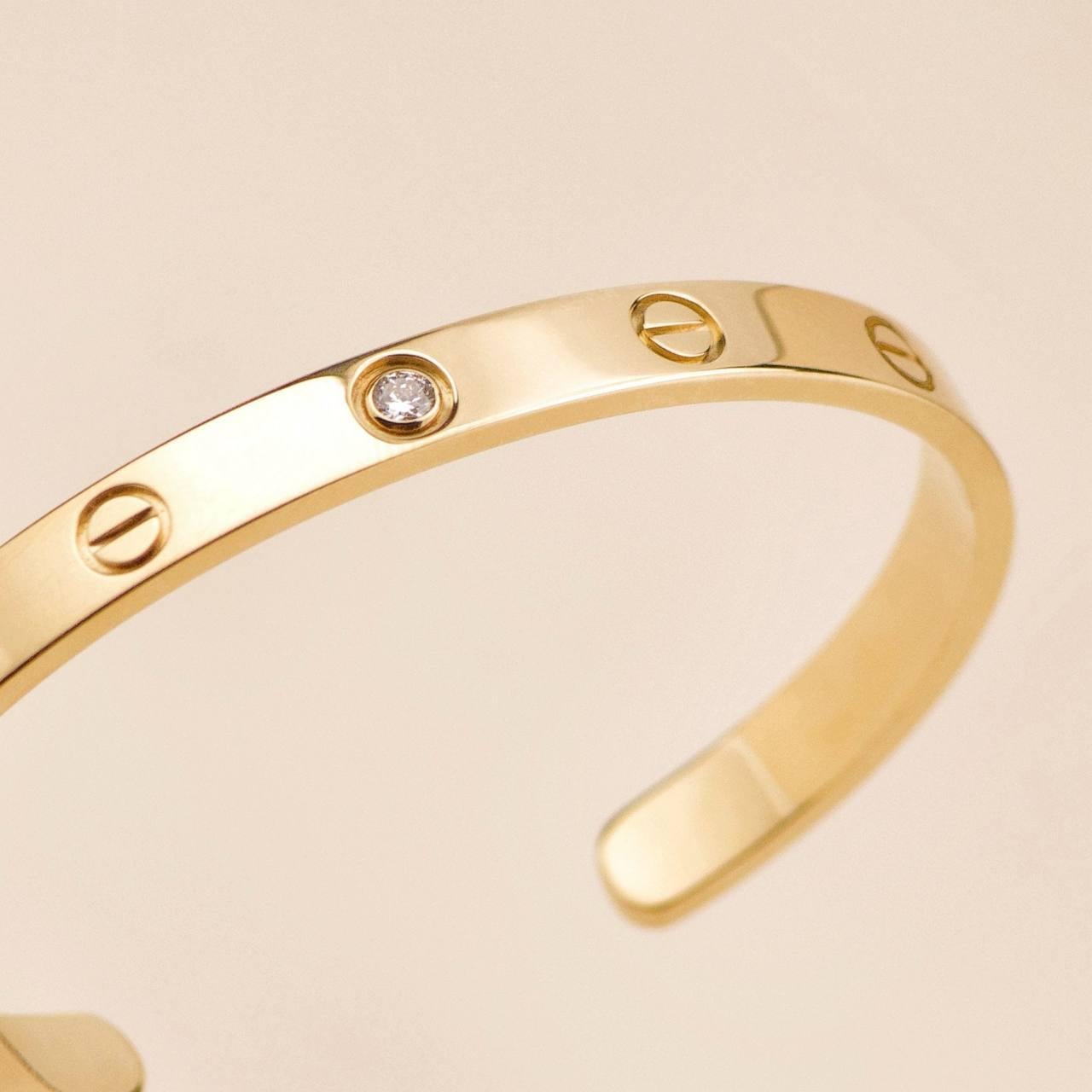 Cartier Love One Diamond 18K Yellow Gold Cuff Bracelet Size 17 für Damen oder Herren im Angebot