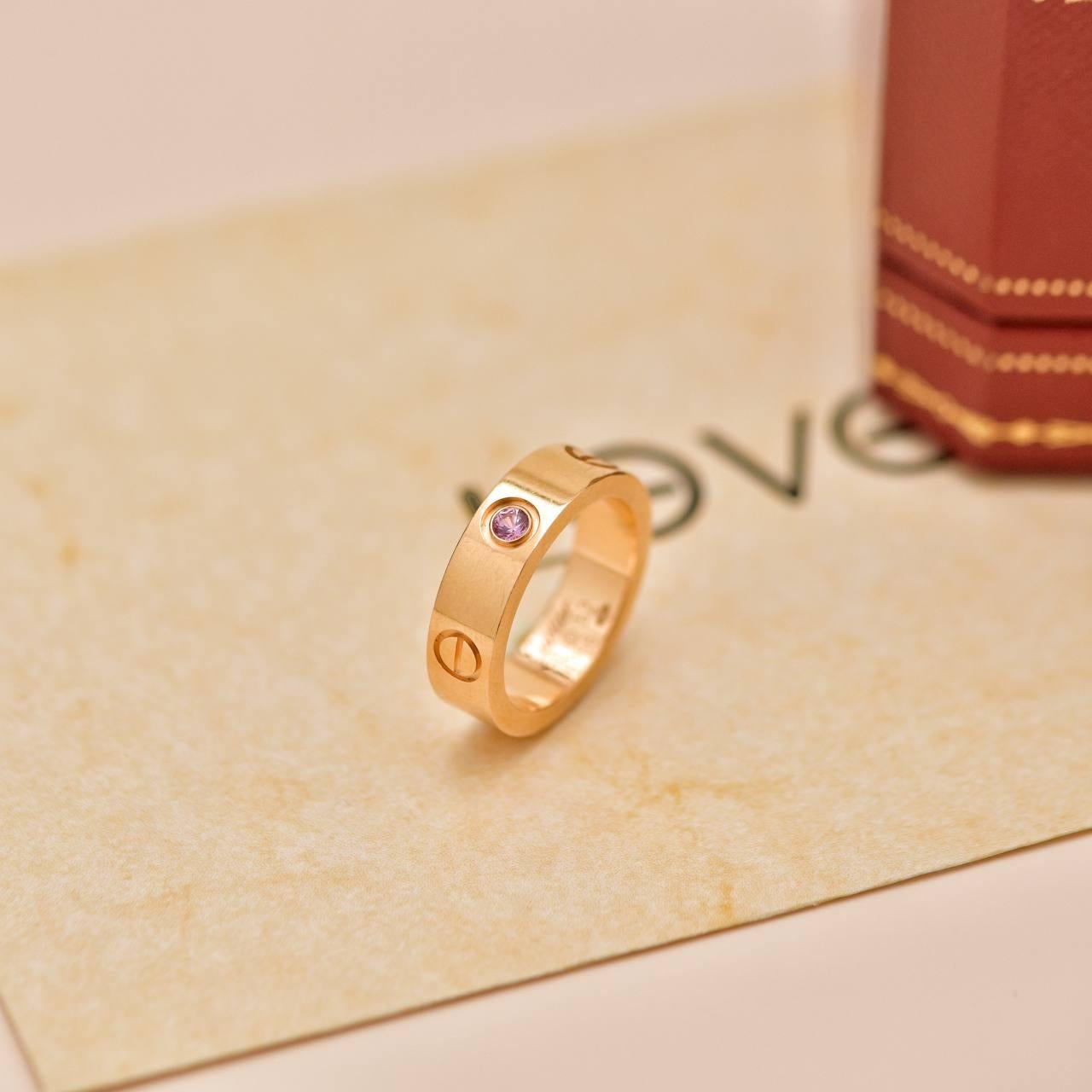 Taille brillant Bague Cartier Love en or rose 18 carats saphir rose Taille 52 en vente