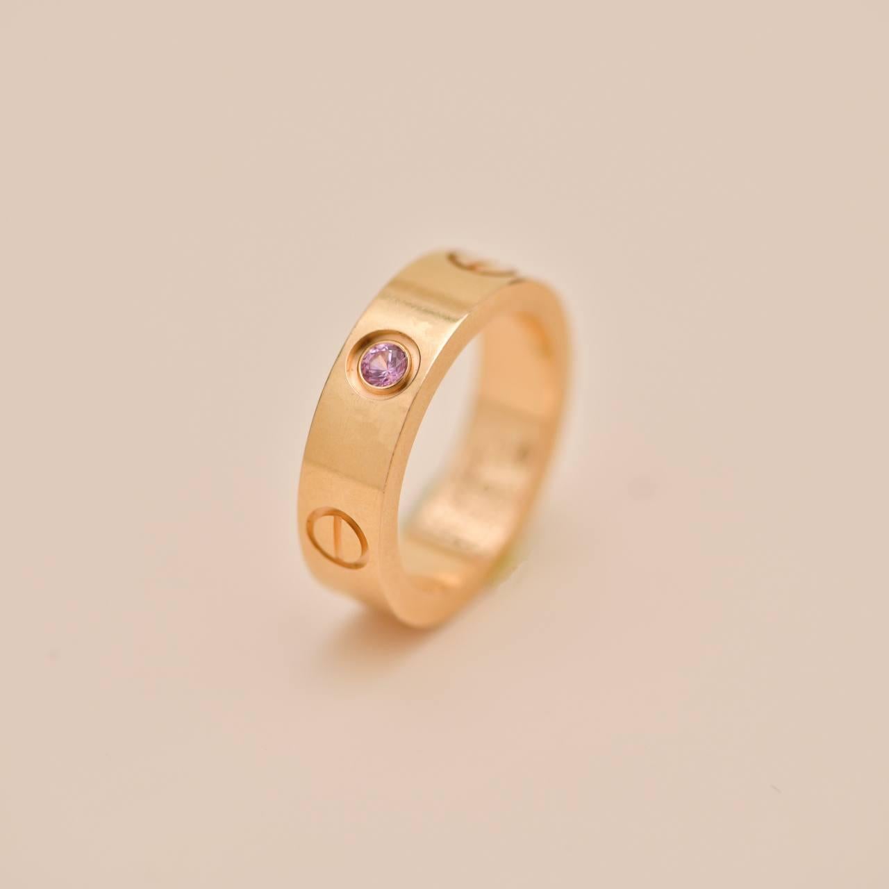 Bague Cartier Love en or rose 18 carats saphir rose Taille 52 en vente 2