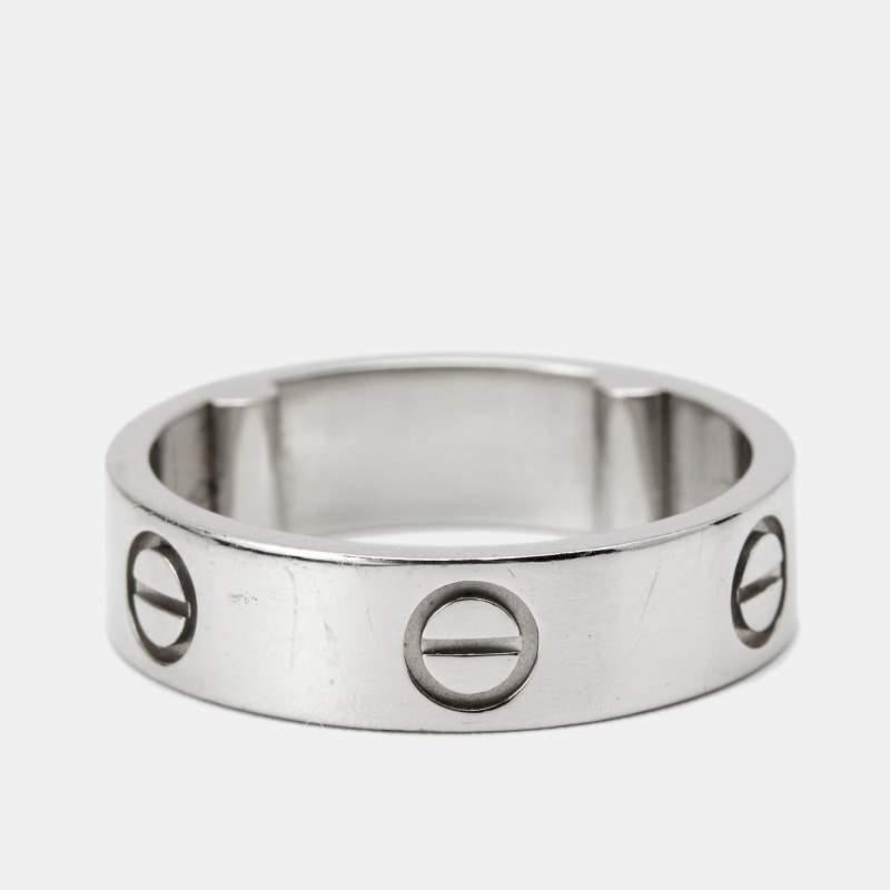 Anillo Cartier Love de platino en Bastante bueno estado para la venta en Dubai, Al Qouz 2