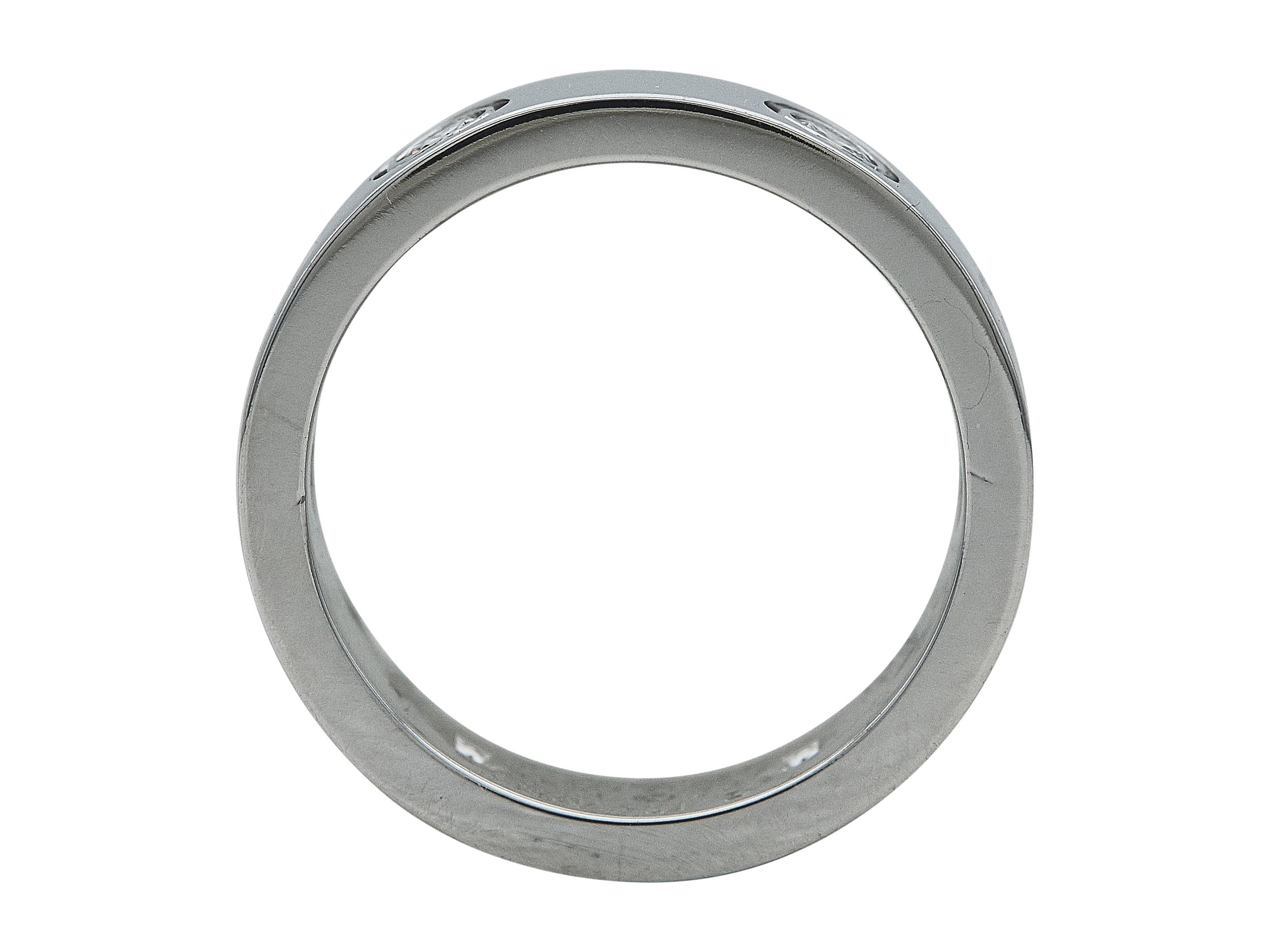 L'anello: Un anello Cartier Love in oro bianco a diciotto carati, con sei diamanti rotondi taglio brillante. Questo anello è una misura 53.

Accompagnato da ...
Scatola originale
Documenti di servizio

L'anello è in ottime condizioni, con alcune