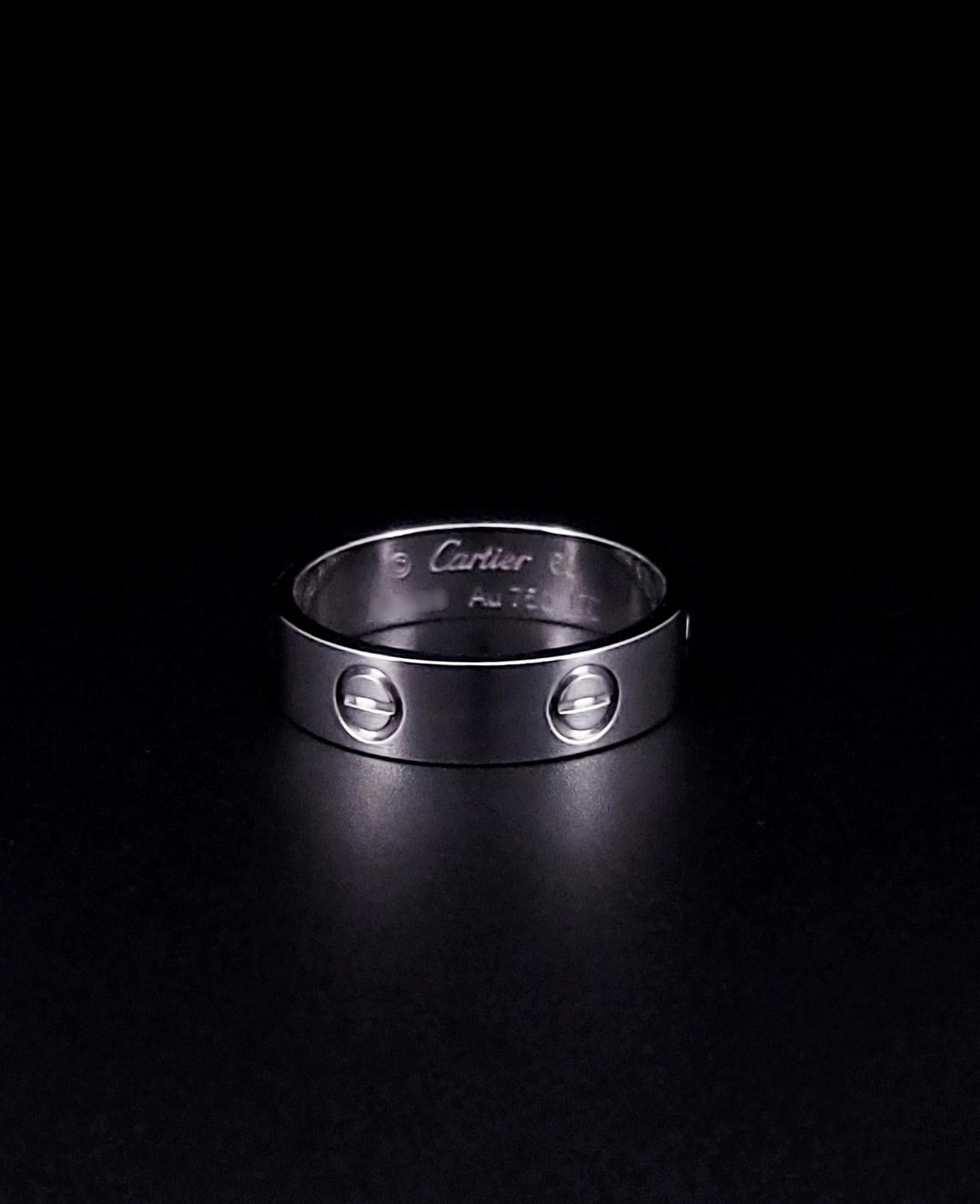 CARTIER LOVE RING CLASSIC MODEL 

-Model: Love
-Size: 60/9
-Thickness: 5.5mm
-Material: 750 White Gold
-Weight: 15.9 Grams

*Includes Cartier box, no papers.
