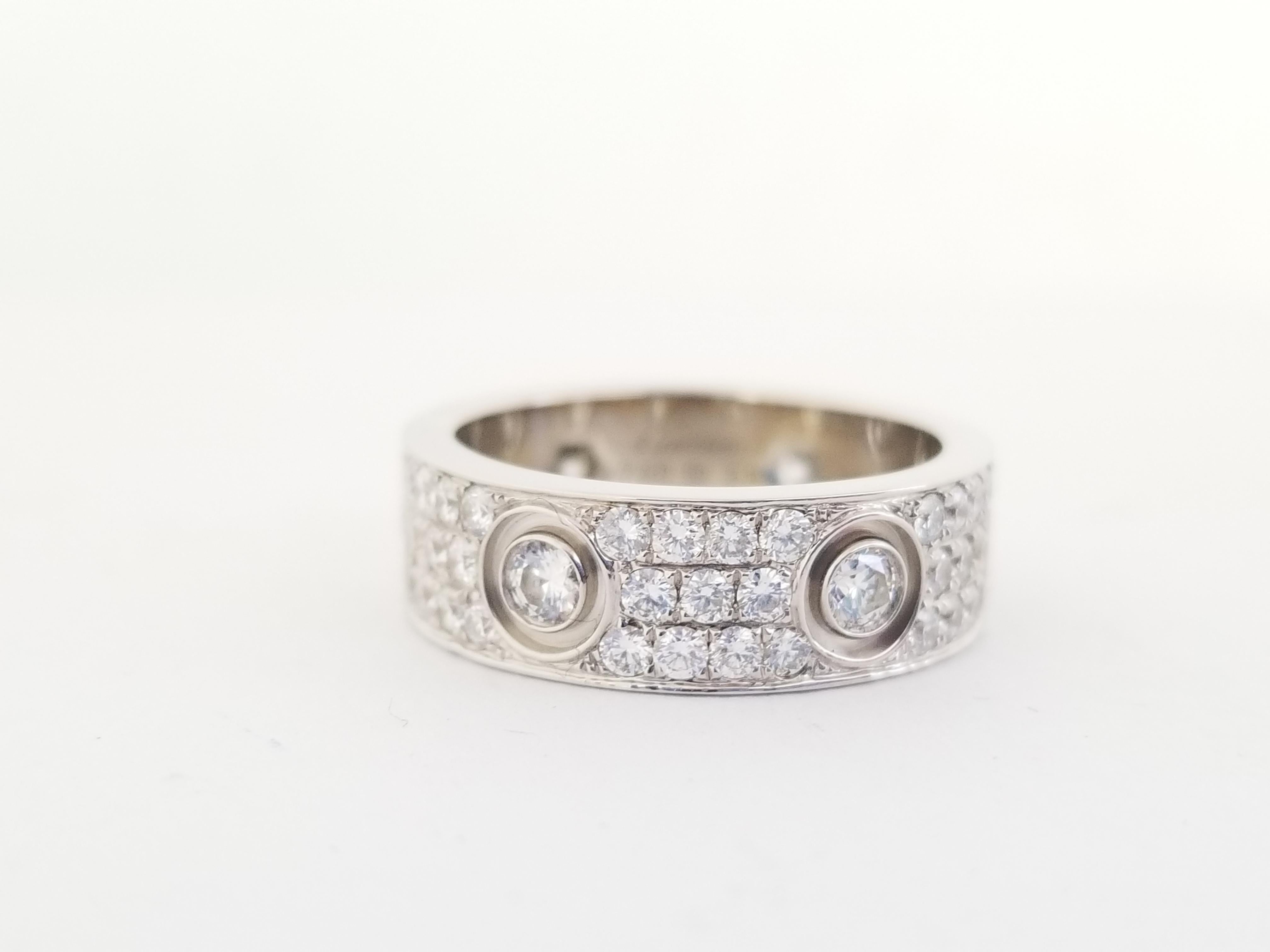 CARTIER LIEBESRING DIAMANT AUSGEFASST 18K WEISSGOLD
GRÖSSE EU 53, US 6.25, BREITE 6 mm , KEIN PAPIER,  BOX INKLUSIVE 
HERVORRAGENDER ZUSTAND WEIST GEBRAUCHSSPUREN AUF KANN POLIERT WERDEN
