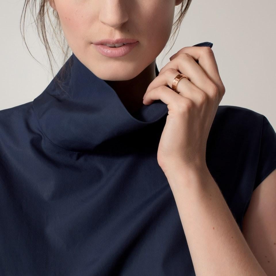 Cartier Love Ring in 18k yellow gold with 3 diamonds with box & papers en Excelente estado para la venta en Bilbao, ES