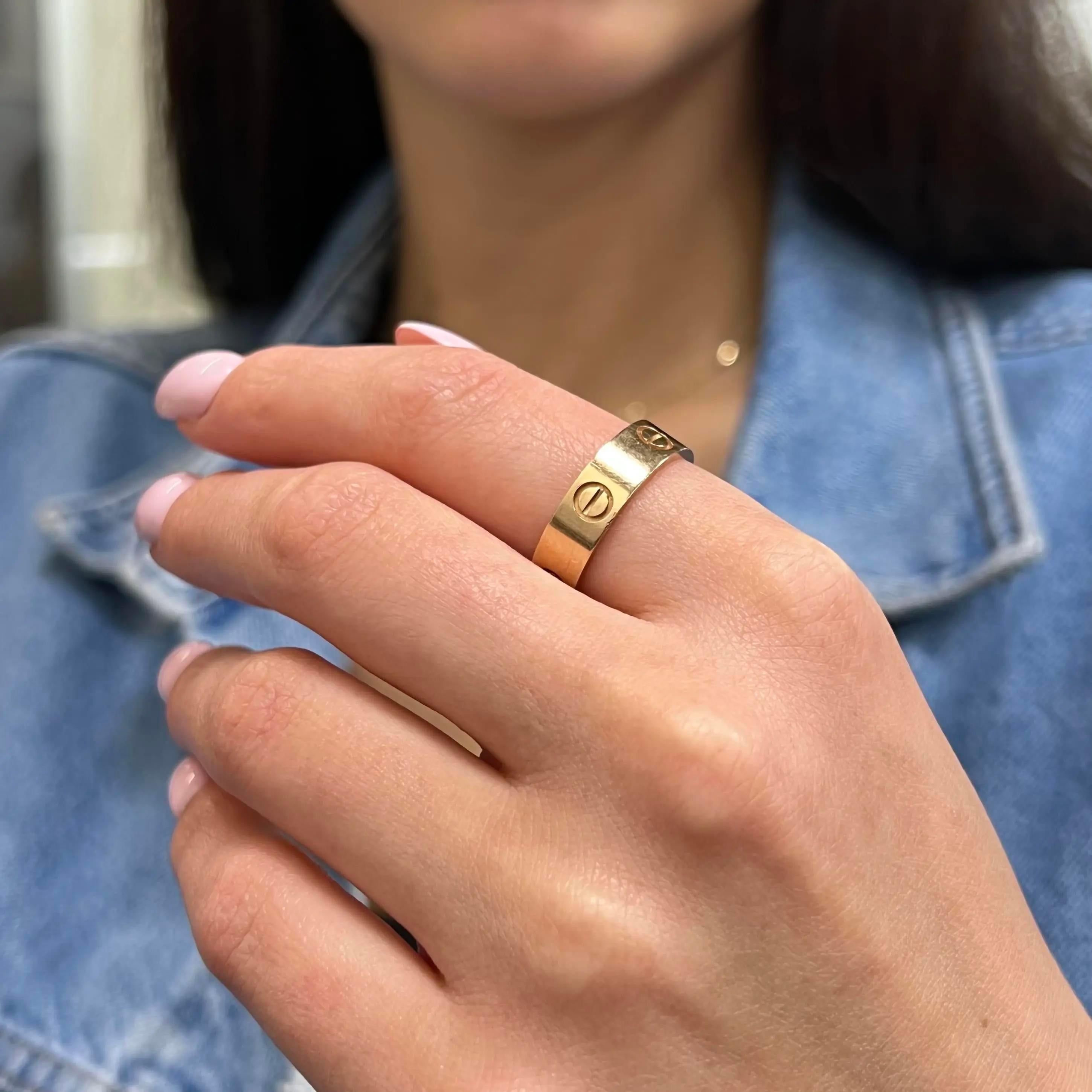 Cartier Love Ring Unisex 18k Gelbgold im Zustand „Hervorragend“ in New York, NY