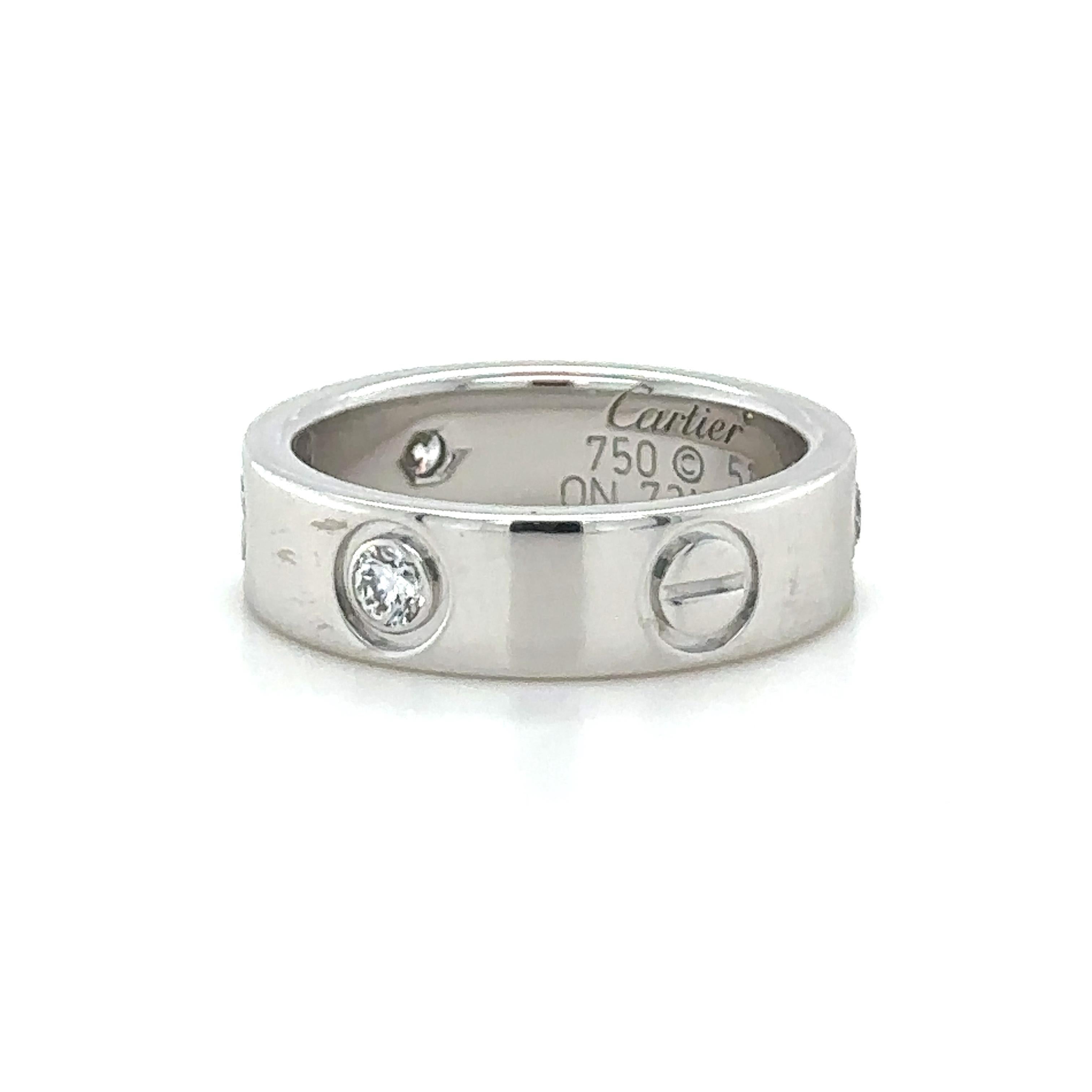 Unique features: 

A Cartier Diamond Wedding Band with 3 Diamonds in White Gold. 

Total quantity of 3 round, brilliant cut Diamonds, F Colour, VS Clarity, with a total weight of 0.25ct.

Metal: 18ct White Gold
Carat: 0.25ct
Colour: F
Clarity: 