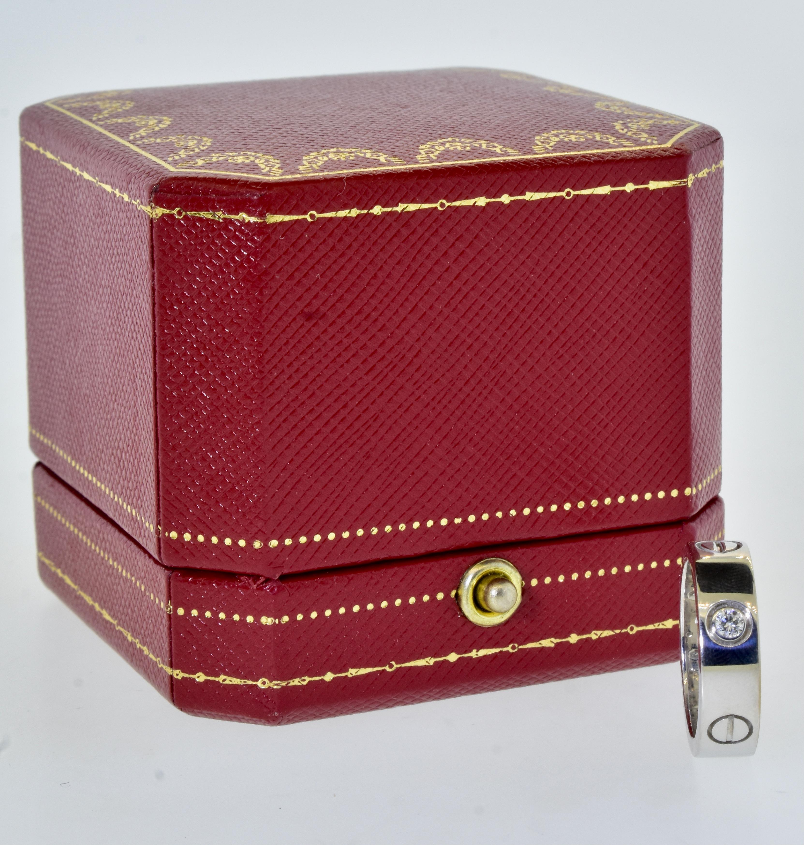 Cartier: 18 Karat Weißgold Love-Ring mit 3 Diamanten im Zustand „Hervorragend“ in Aspen, CO